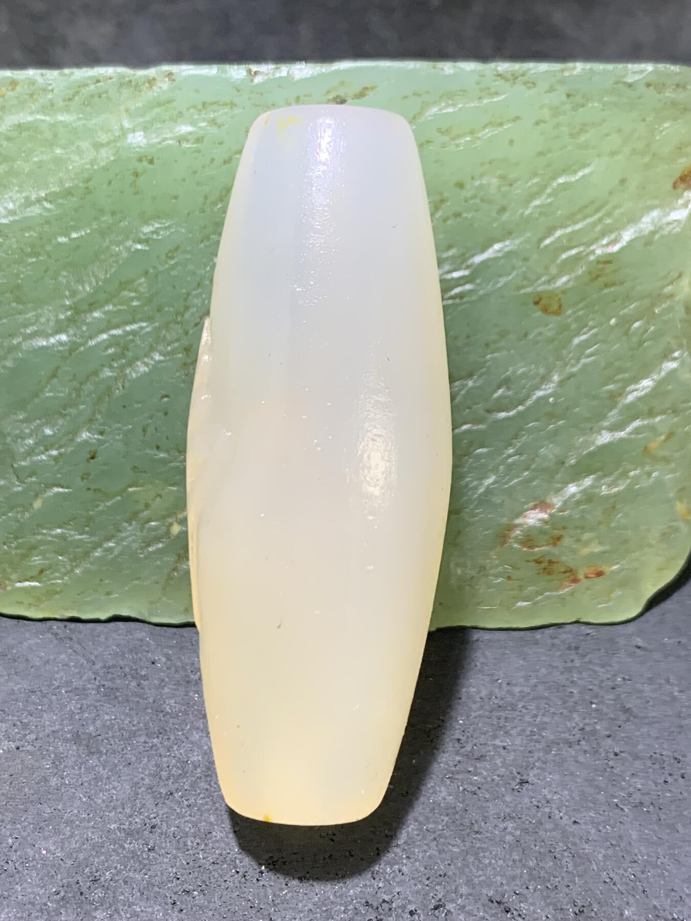 精美高玉化海洋玉髓手工雕刻佛字大桶珠一个
