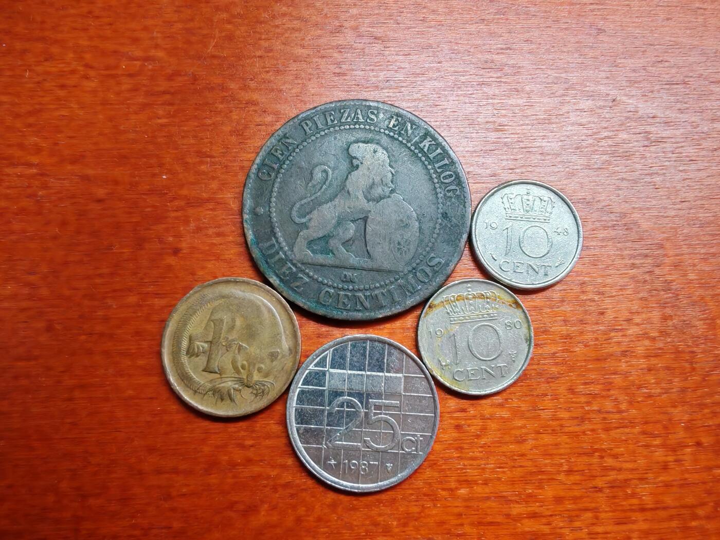 长老汇龙年散币拍卖第一场 1870-1992西班牙、澳大利亚、荷兰铜镍币，5枚，流通品相如图