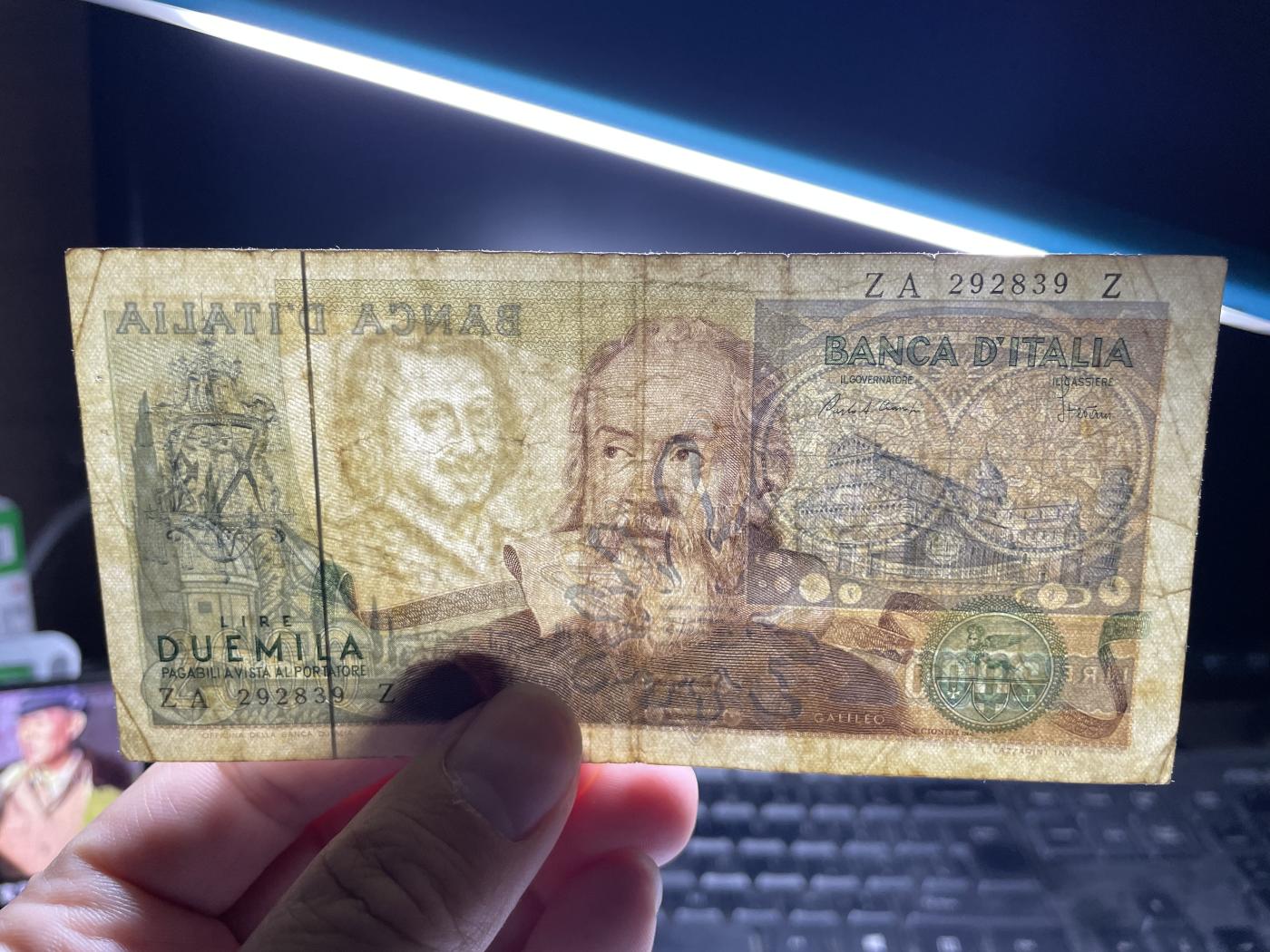 2024年集古藏今外币拍卖第七期-第10场—（总第70拍）-纸币专场，本场拍完结算发货，本期寄存的2-3天内完成发货，再进行下一期拍卖，本期拍卖数量最多者赠老扑克一副 意大利2000里拉