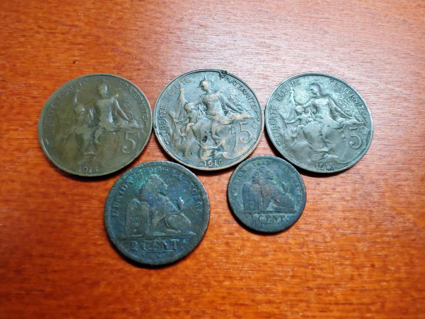 长老汇龙年散币拍卖第一场 1833-1916比利时、法国老铜币，5枚，其中比利时两枚克书价高