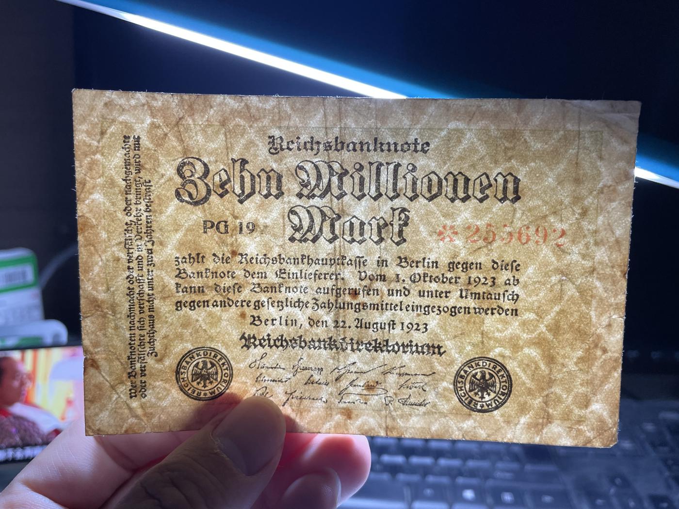 2024年集古藏今外币拍卖第七期-第10场—（总第70拍）-纸币专场，本场拍完结算发货，本期寄存的2-3天内完成发货，再进行下一期拍卖，本期拍卖数量最多者赠老扑克一副 1923年德国10亿马克