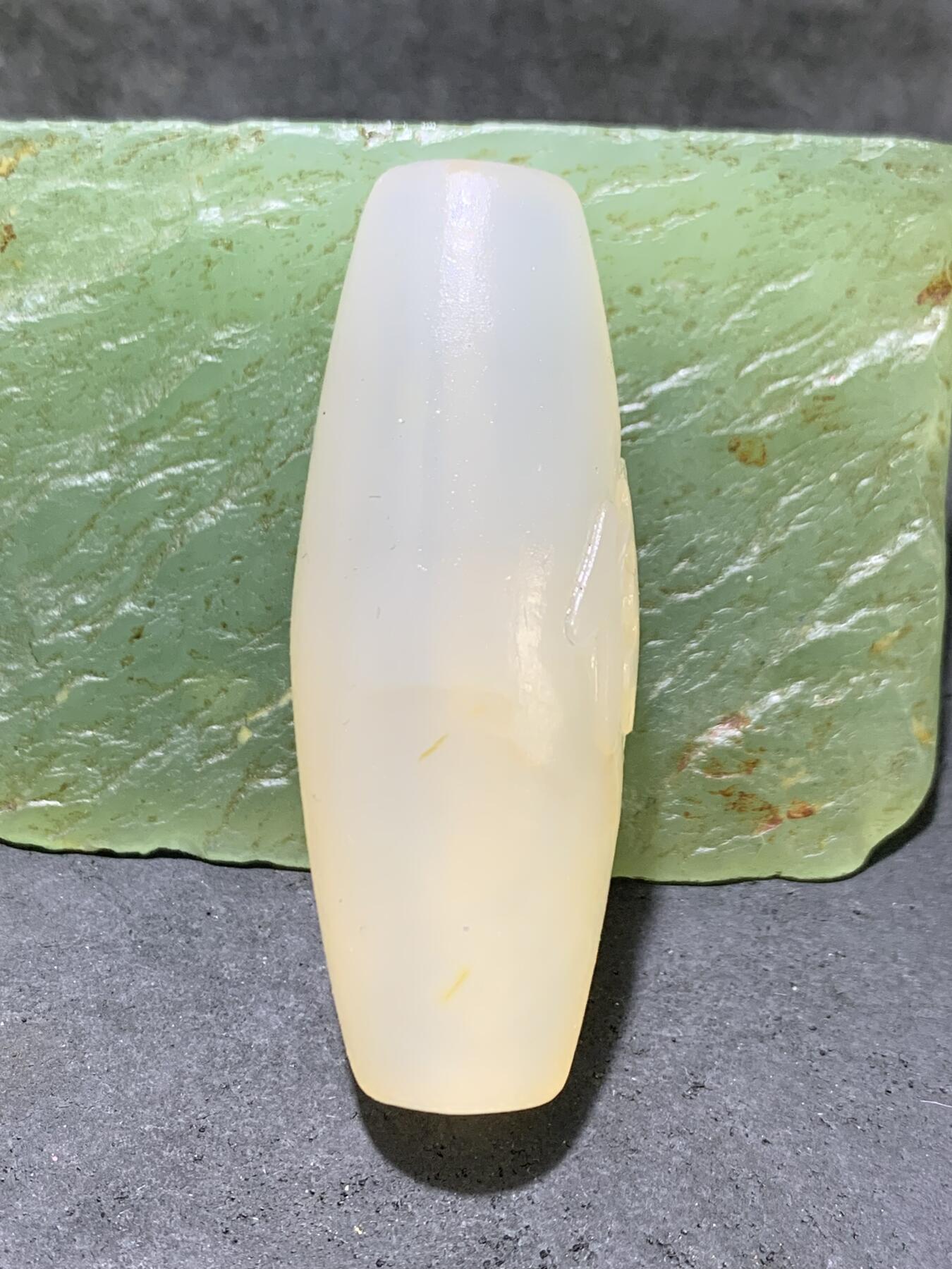 精美高玉化海洋玉髓手工雕刻佛字大桶珠一个