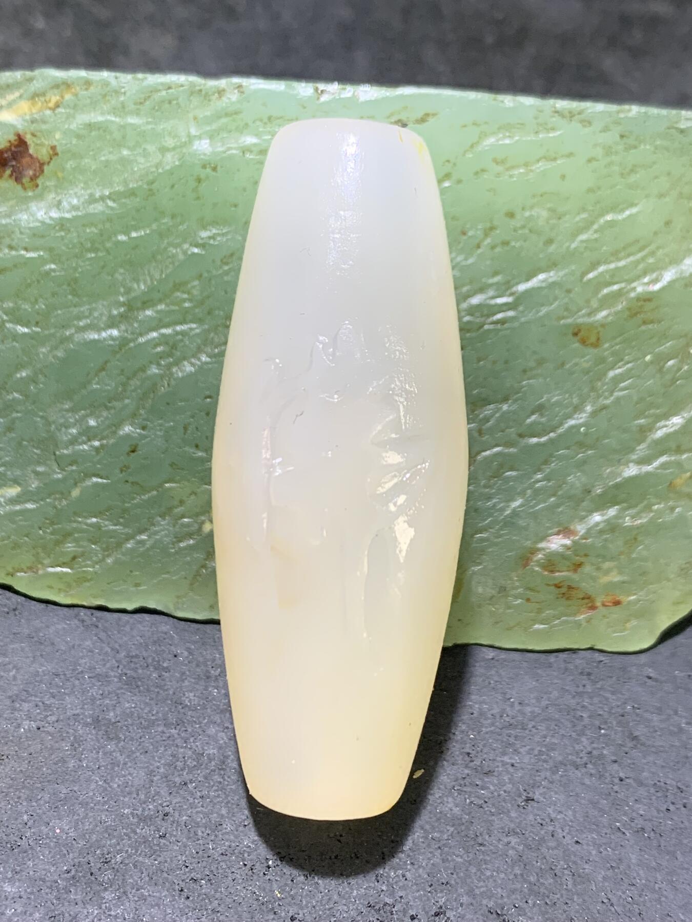 精美高玉化海洋玉髓手工雕刻佛字大桶珠一个