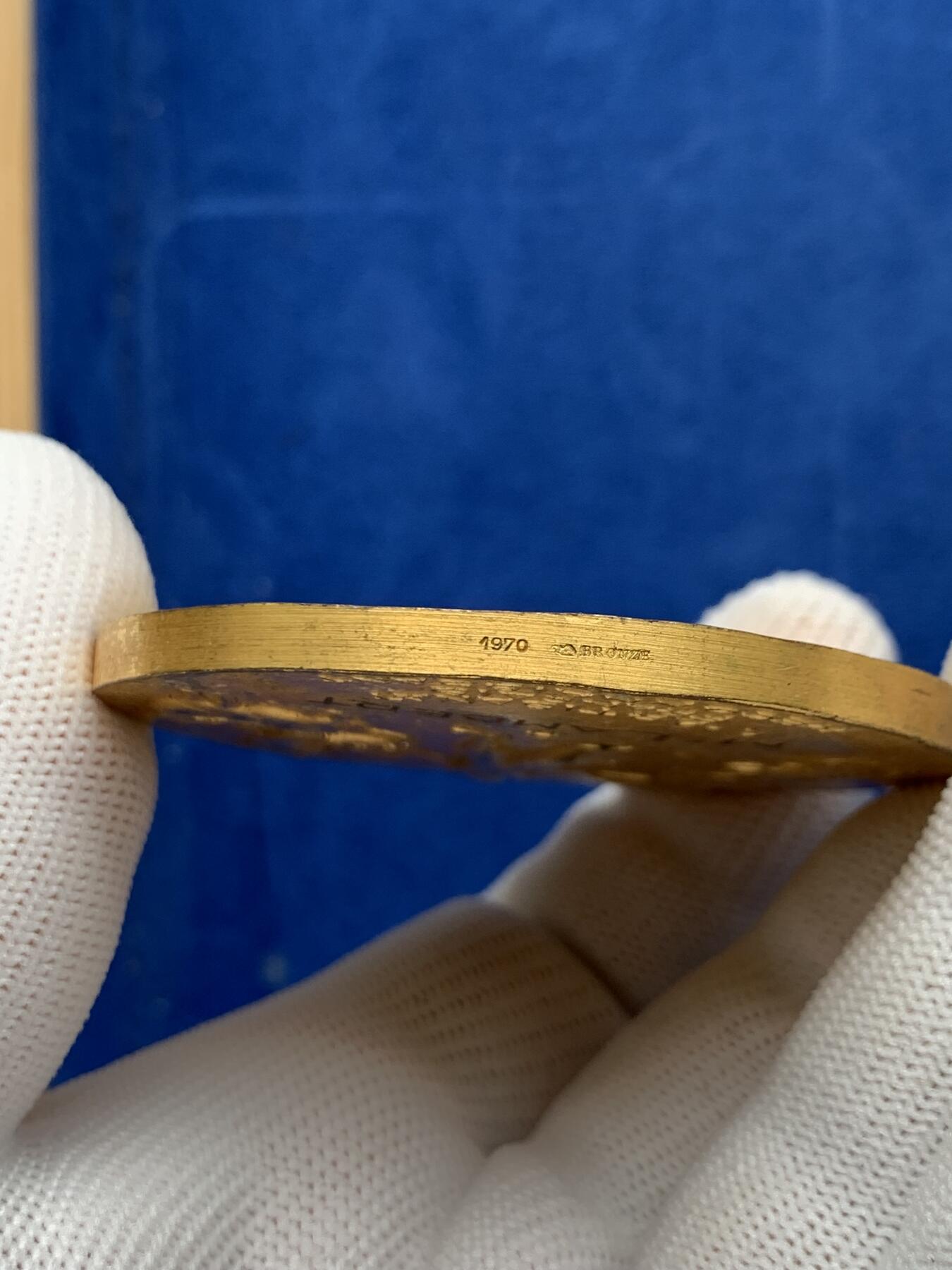 《竞宝斋》第274场- 周日，周一，周二  3场连拍 （全场包邮） 法国工艺品商会铜章 107.3克 58.7mm