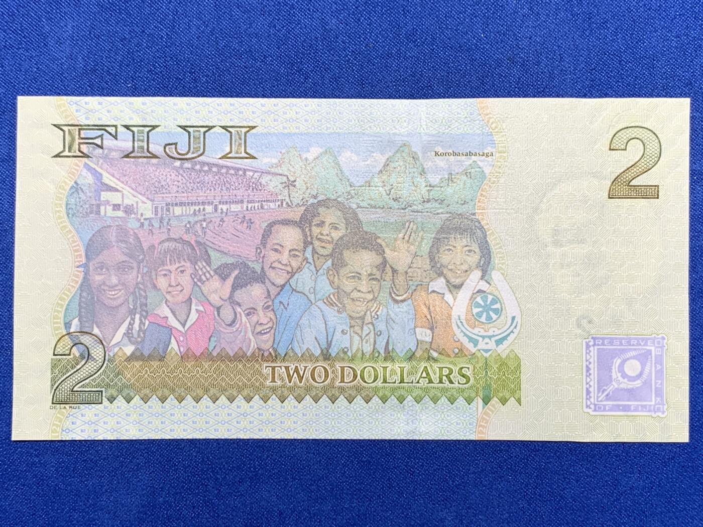 《竞宝斋》第274场- 周日，周一，周二  3场连拍 （全场包邮） 斐济  2元纸币 (2011)