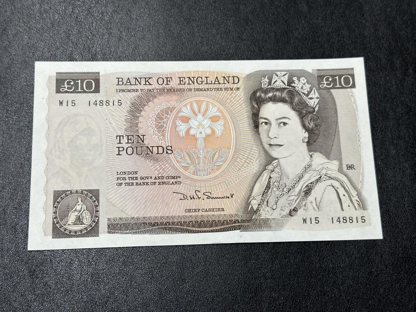 《外钞收藏家》第三百七十三期 英国D序列10镑 全新UNC