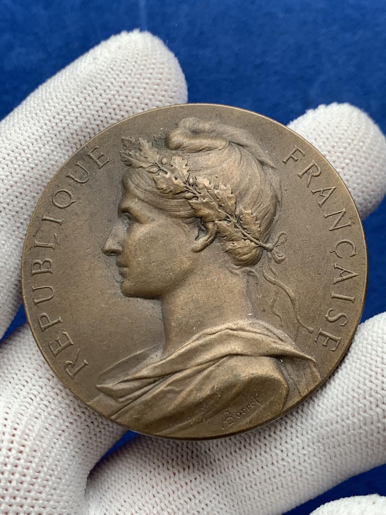 《竞宝斋》第274场- 周日，周一，周二  3场连拍 （全场包邮） 法国工商部国家养老基金铜章 61.3克 50mm