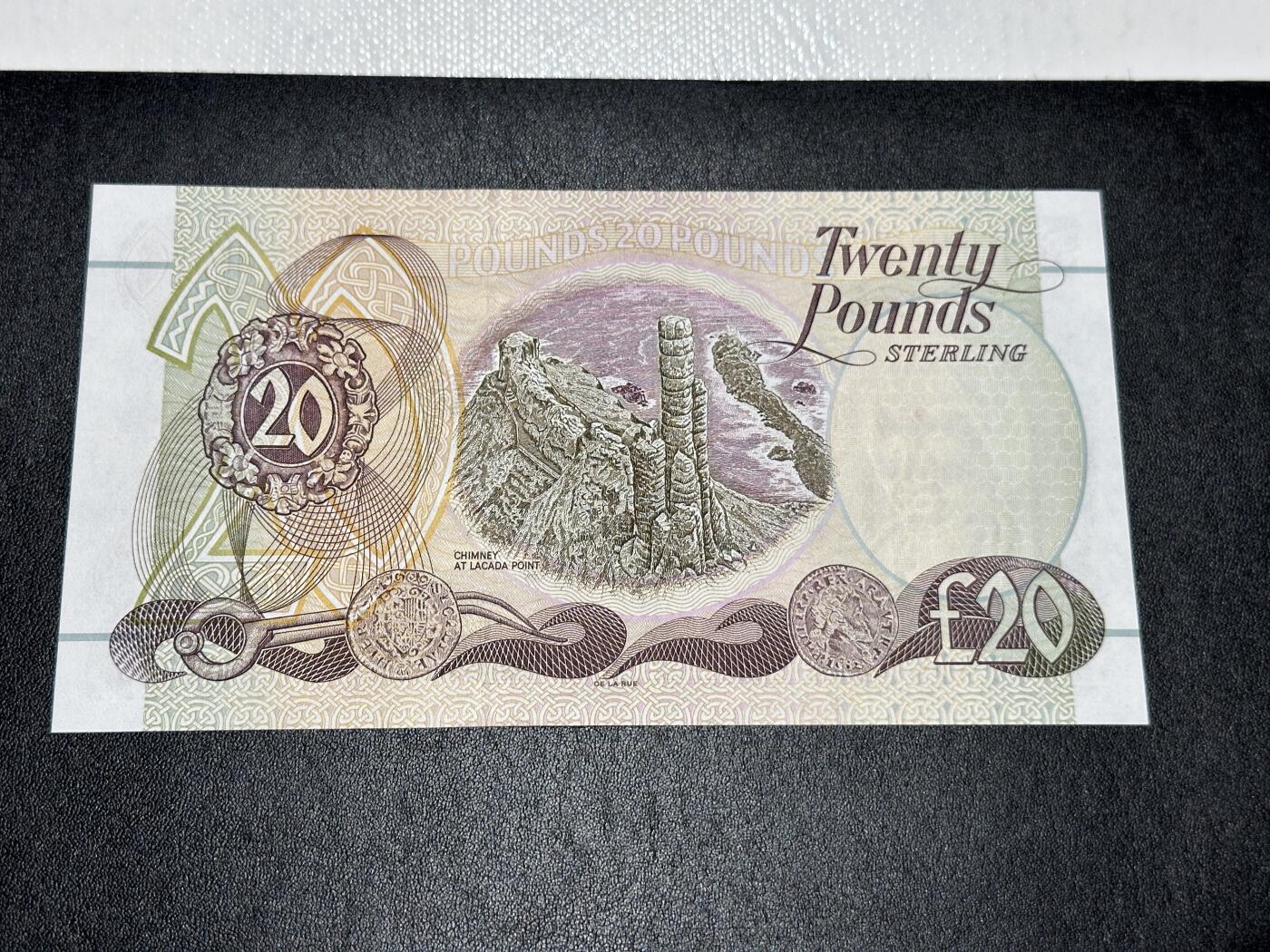 《外钞收藏家》第三百七十三期 2007年北爱尔兰第一信托银行20镑 全新UNC