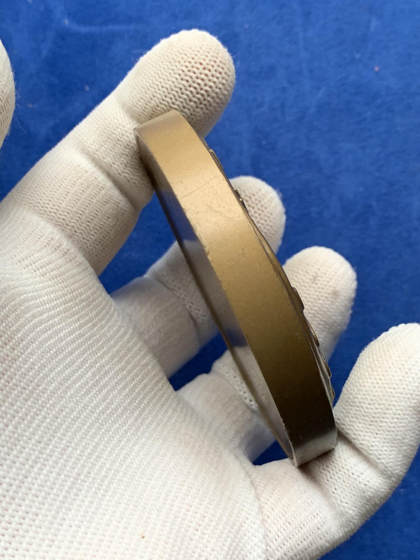 《竞宝斋》第274场- 周日，周一，周二  3场连拍 （全场包邮） 法国凯西·科文颁发的 2000 年巴黎铸币厂铜牌，献给千禧年 340.6克 71.9mm