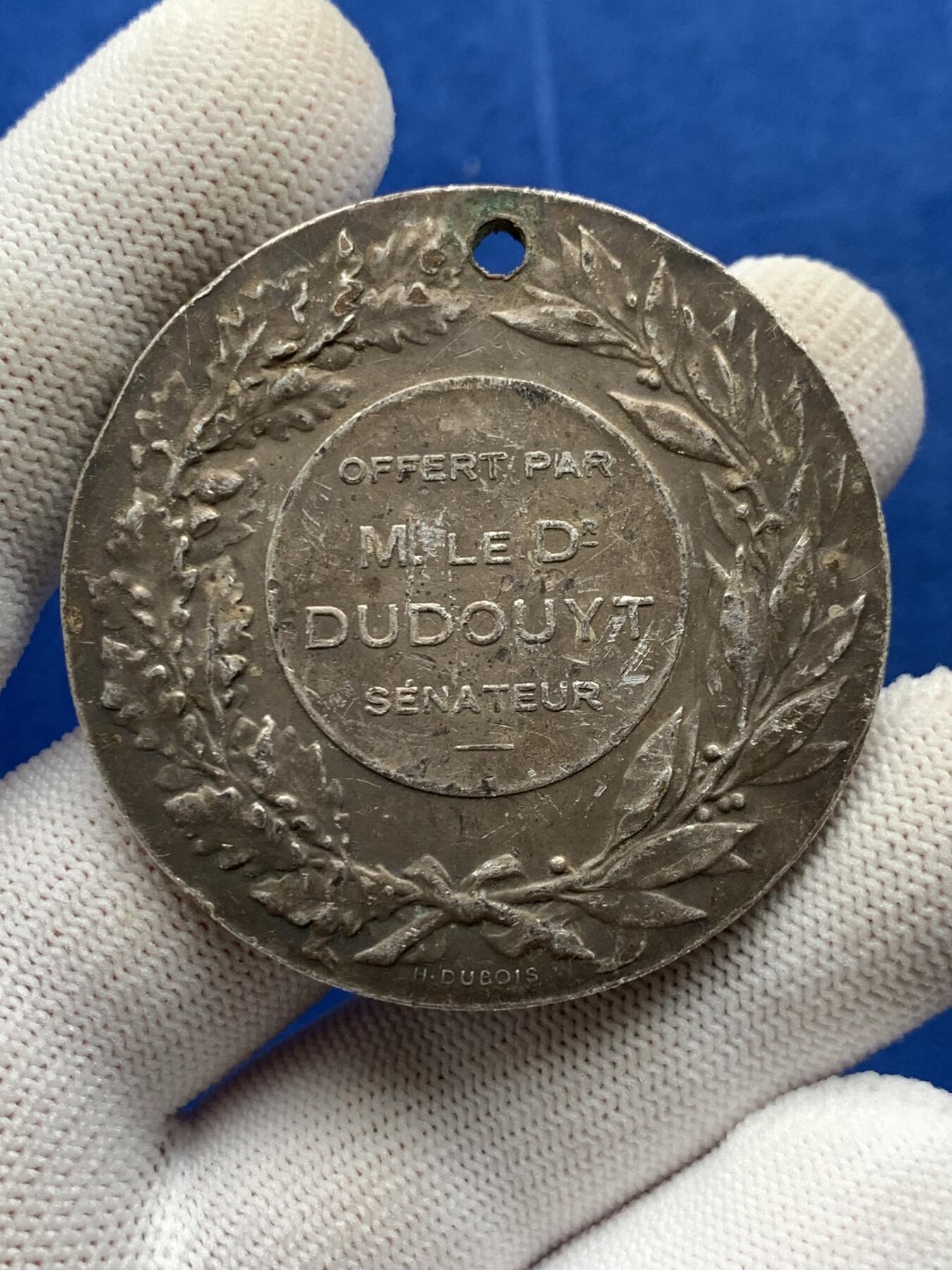 《竞宝斋》第274场- 周日，周一，周二  3场连拍 （全场包邮） 法国由参议员提供的镀银铜章 59.1克 50.5mm