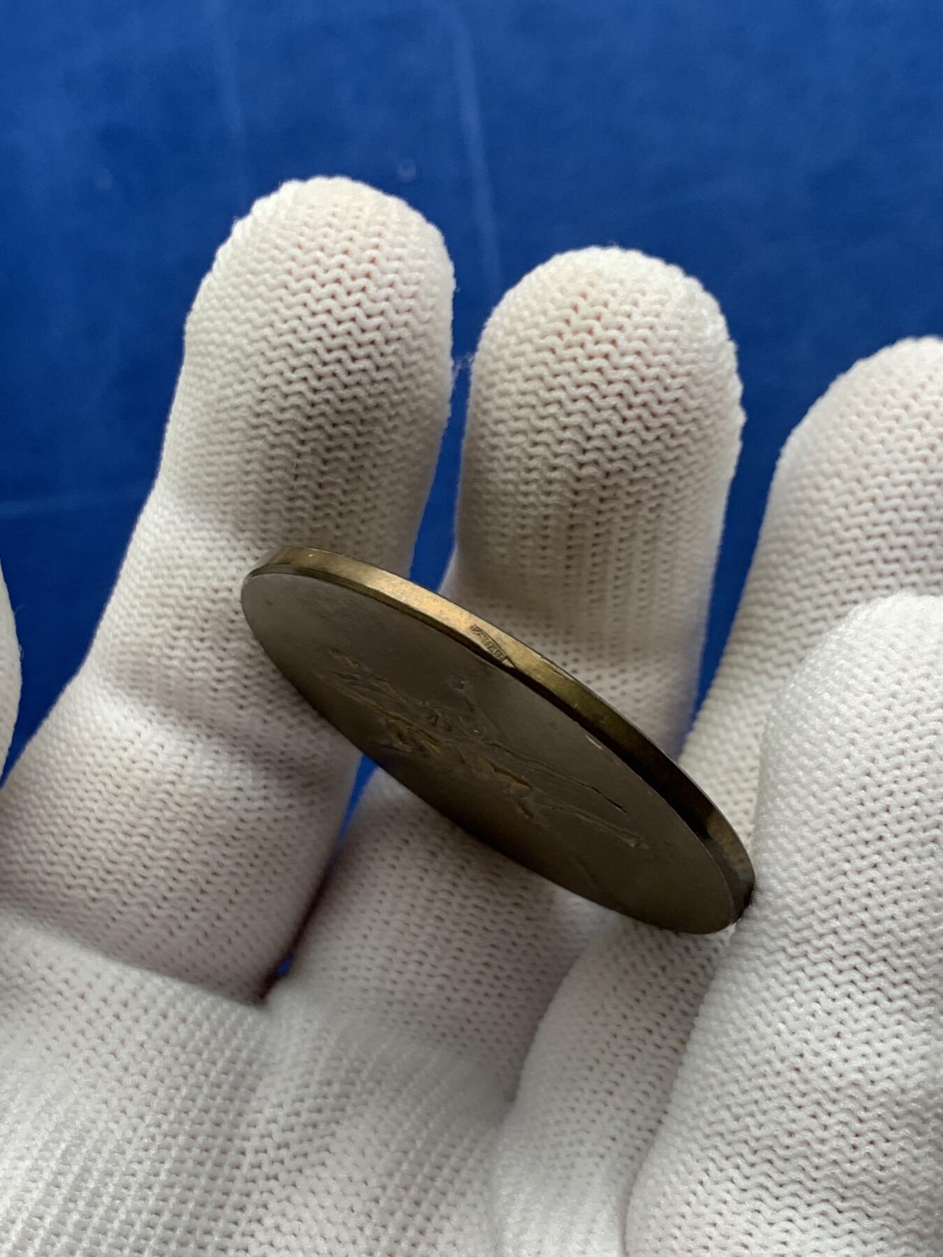 《竞宝斋》第274场- 周日，周一，周二  3场连拍 （全场包邮） 法国迪纳尔女子体操节 22.6克 39.3mm