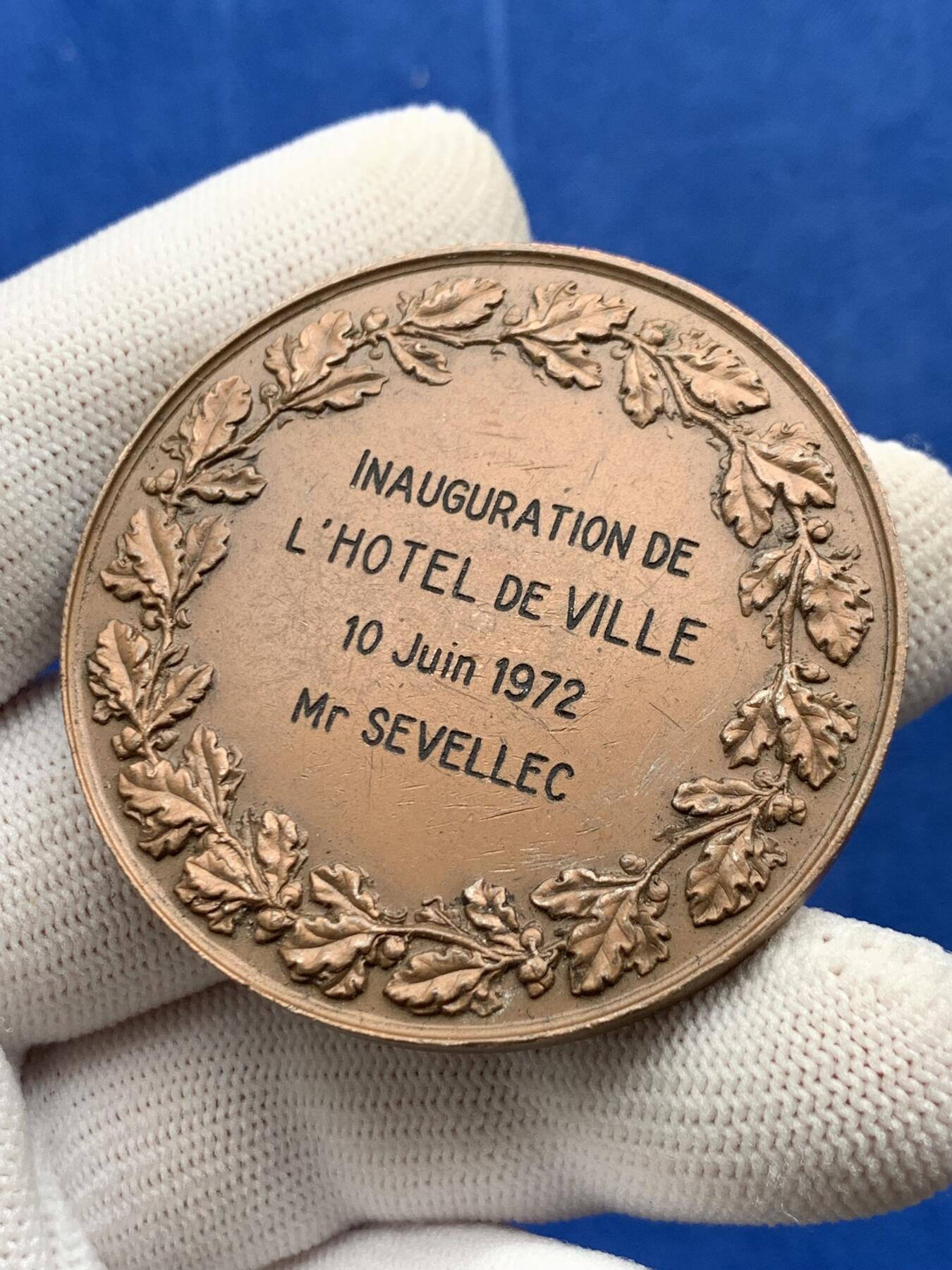 《竞宝斋》第274场- 周日，周一，周二  3场连拍 （全场包邮） 法国隆巴斯市政厅落成典礼纪念铜章 69.4克 50.3mm