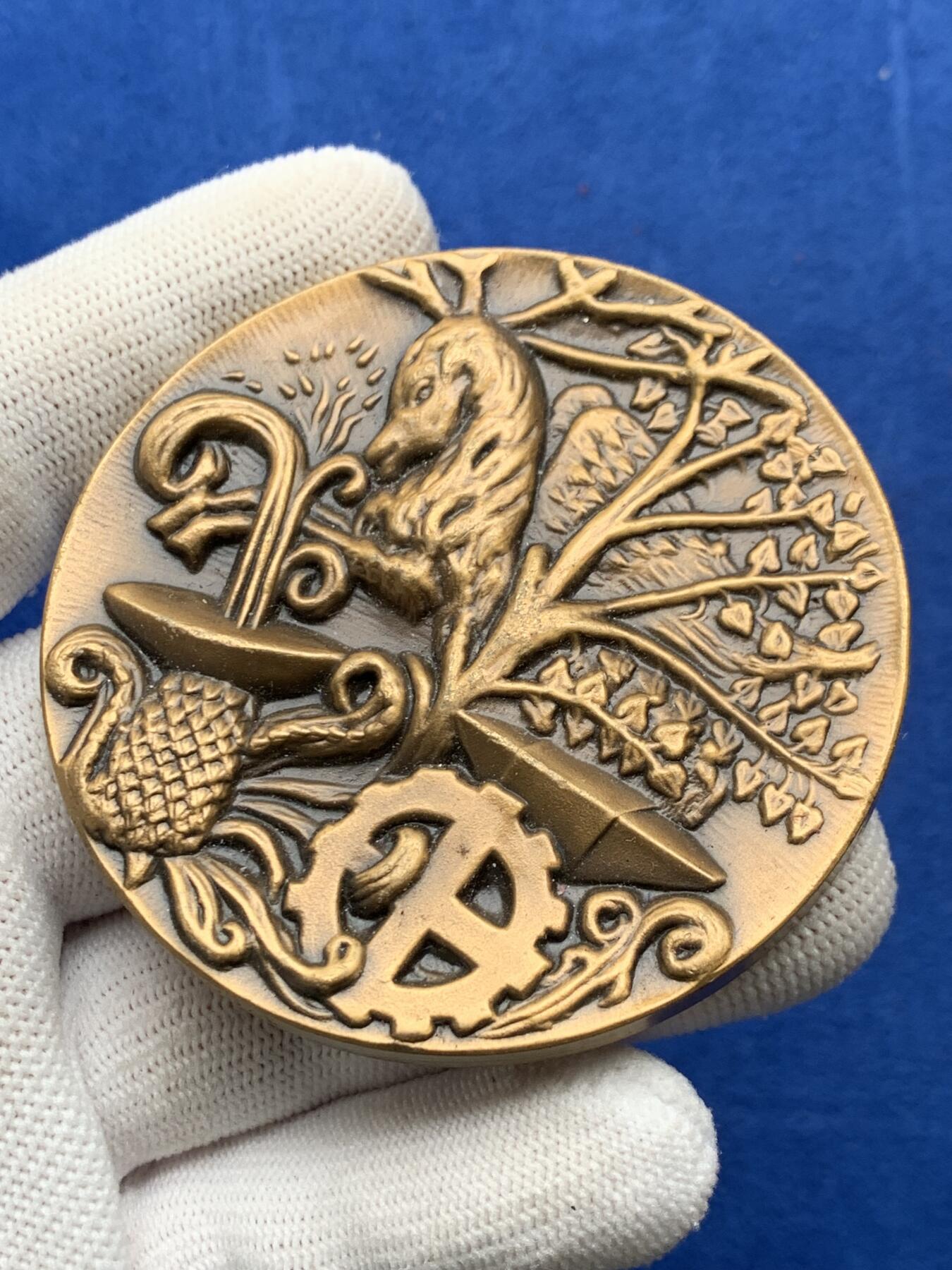 《竞宝斋》第274场- 周日，周一，周二  3场连拍 （全场包邮） 法国奥尔艺术画廊铜章 103.4克 64.8mm