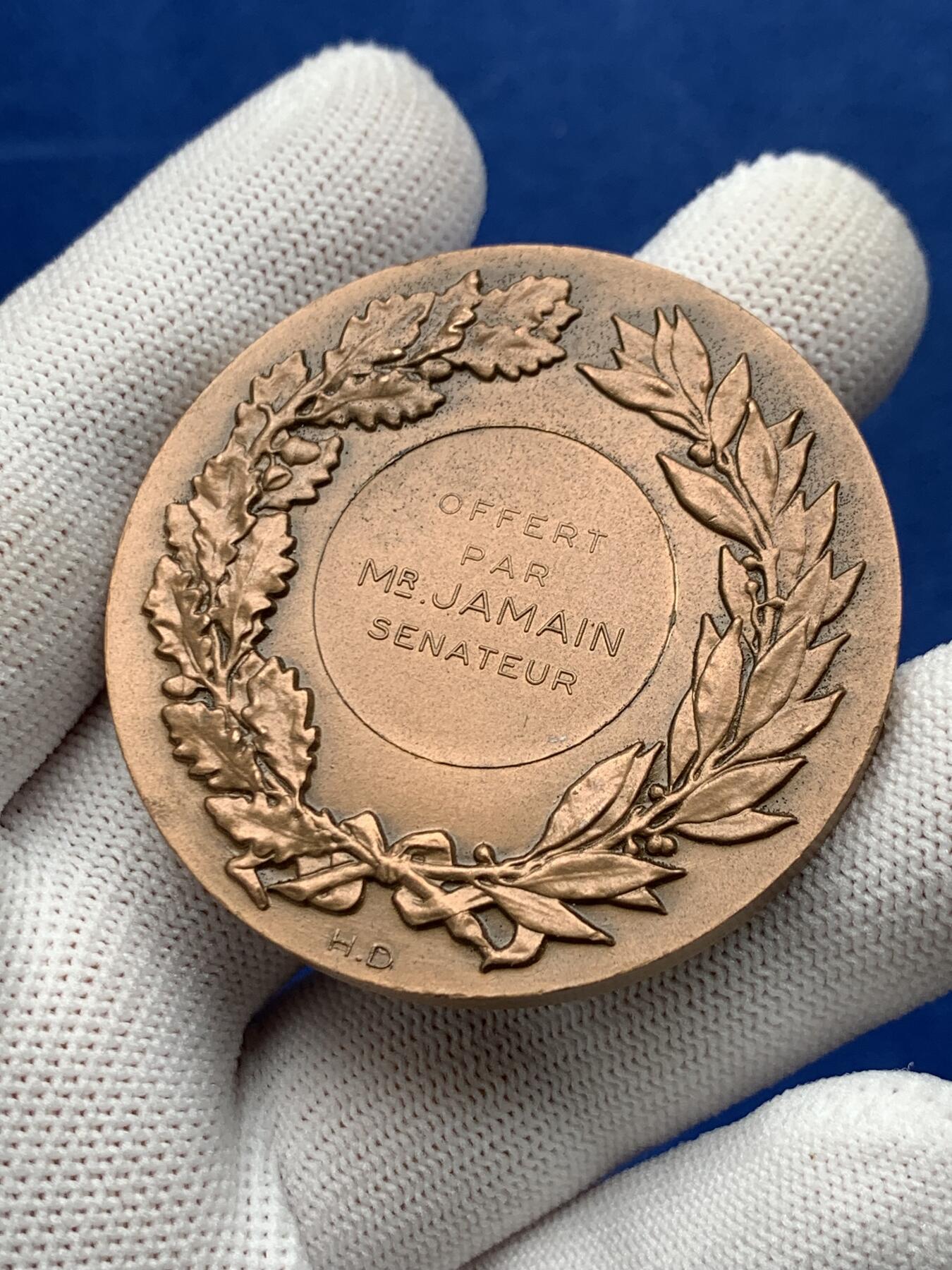 《竞宝斋》第274场- 周日，周一，周二  3场连拍 （全场包邮） 法国由Jamain参议员先生提出的铜质奖章 65.8克 50.2mm