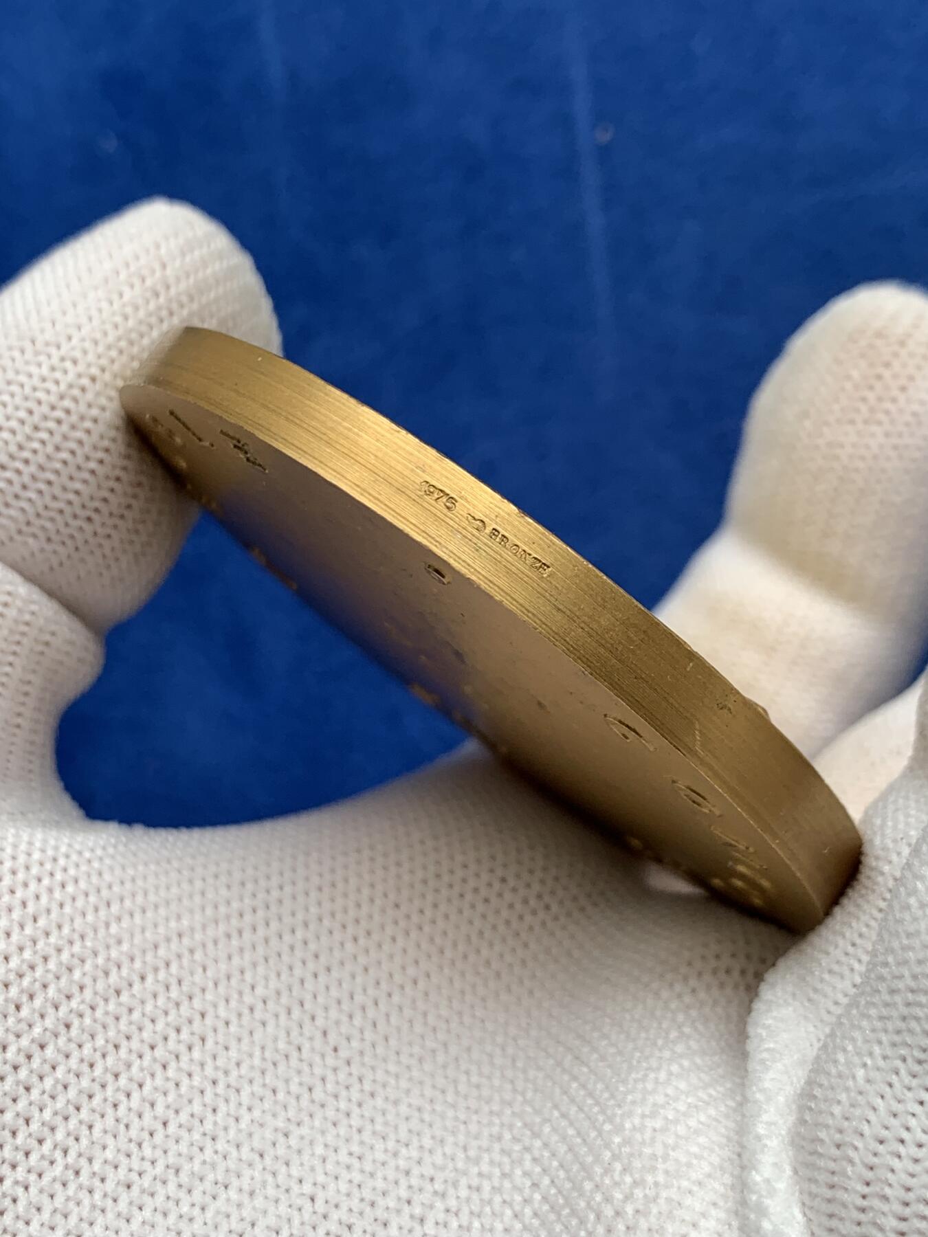 《竞宝斋》第274场- 周日，周一，周二  3场连拍 （全场包邮） 法国家具质量大赛铜章 115.9克 59mm