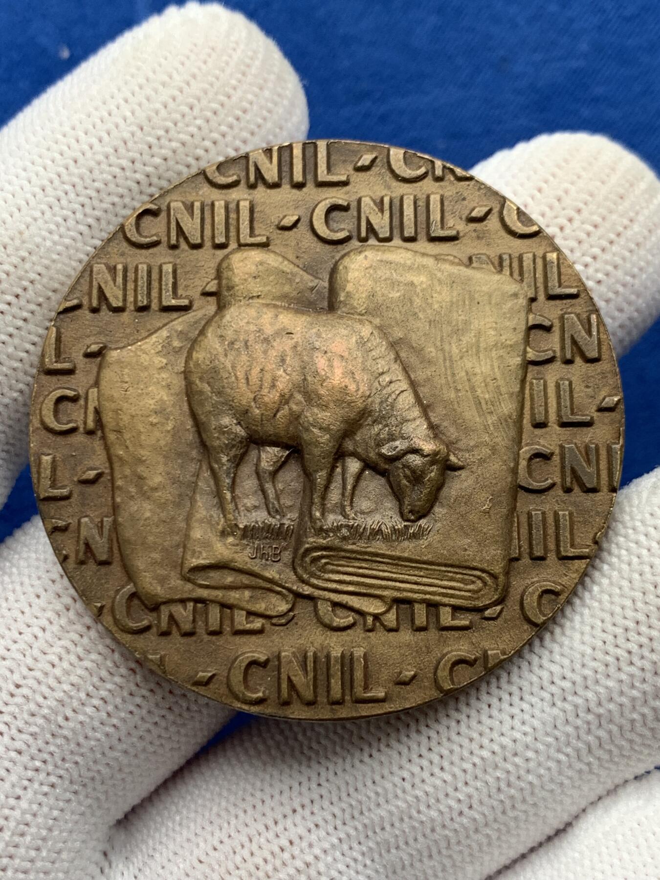 《竞宝斋》第274场- 周日，周一，周二  3场连拍 （全场包邮） 法国全国羊毛专业委员会 47克 45.4mm