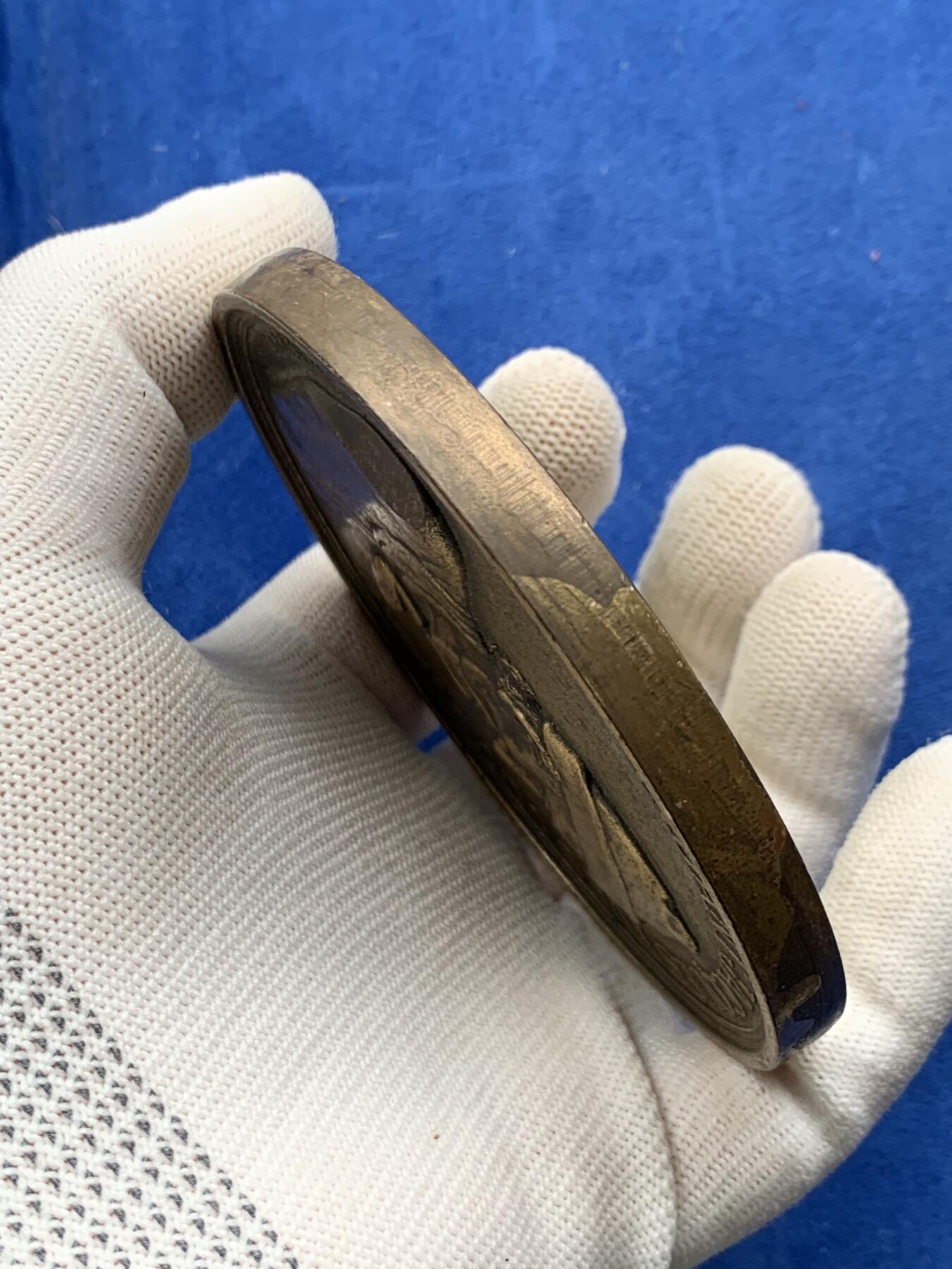 《竞宝斋》第274场- 周日，周一，周二  3场连拍 （全场包邮） 法国海军雅克·库斯托纪念铜章 218.3克 89.3mm