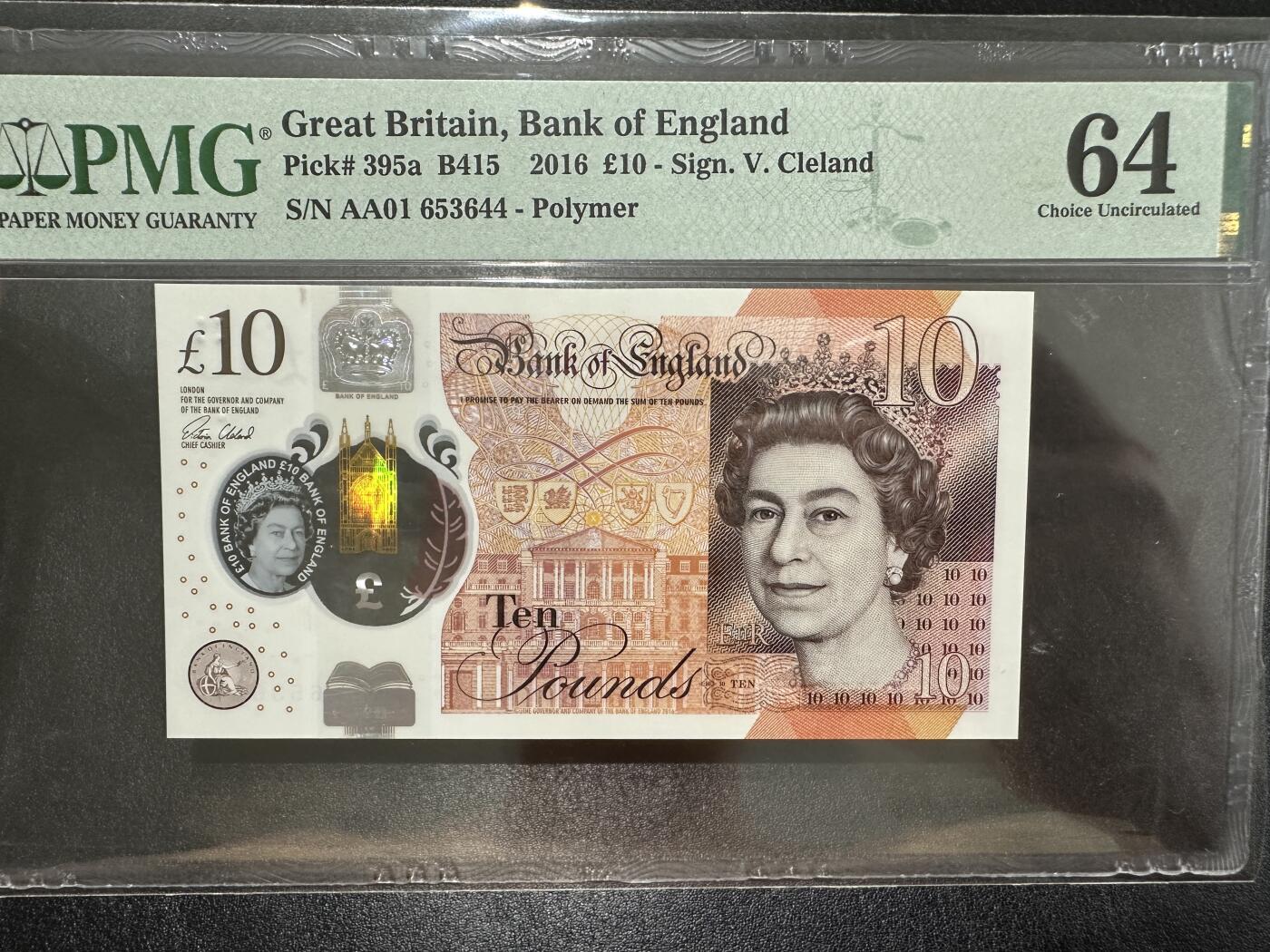 《外钞收藏家》第三百七十三期 2016年英国最新版塑料钞10镑 PMG64 AA01首发冠