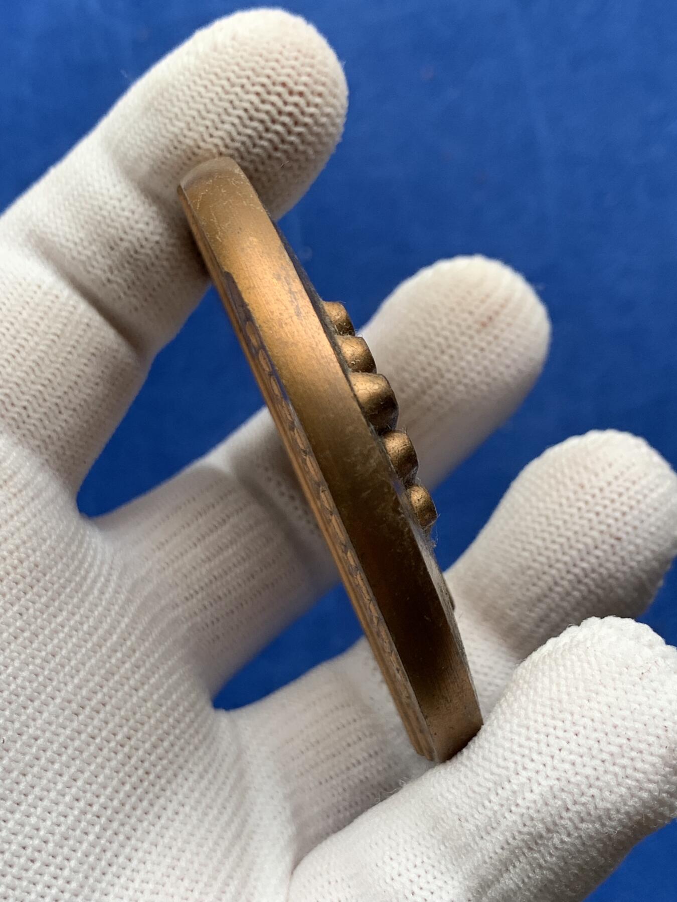 《竞宝斋》第274场- 周日，周一，周二  3场连拍 （全场包邮） 法国电子电气工业联合会铜章 195.3克 63.8mm