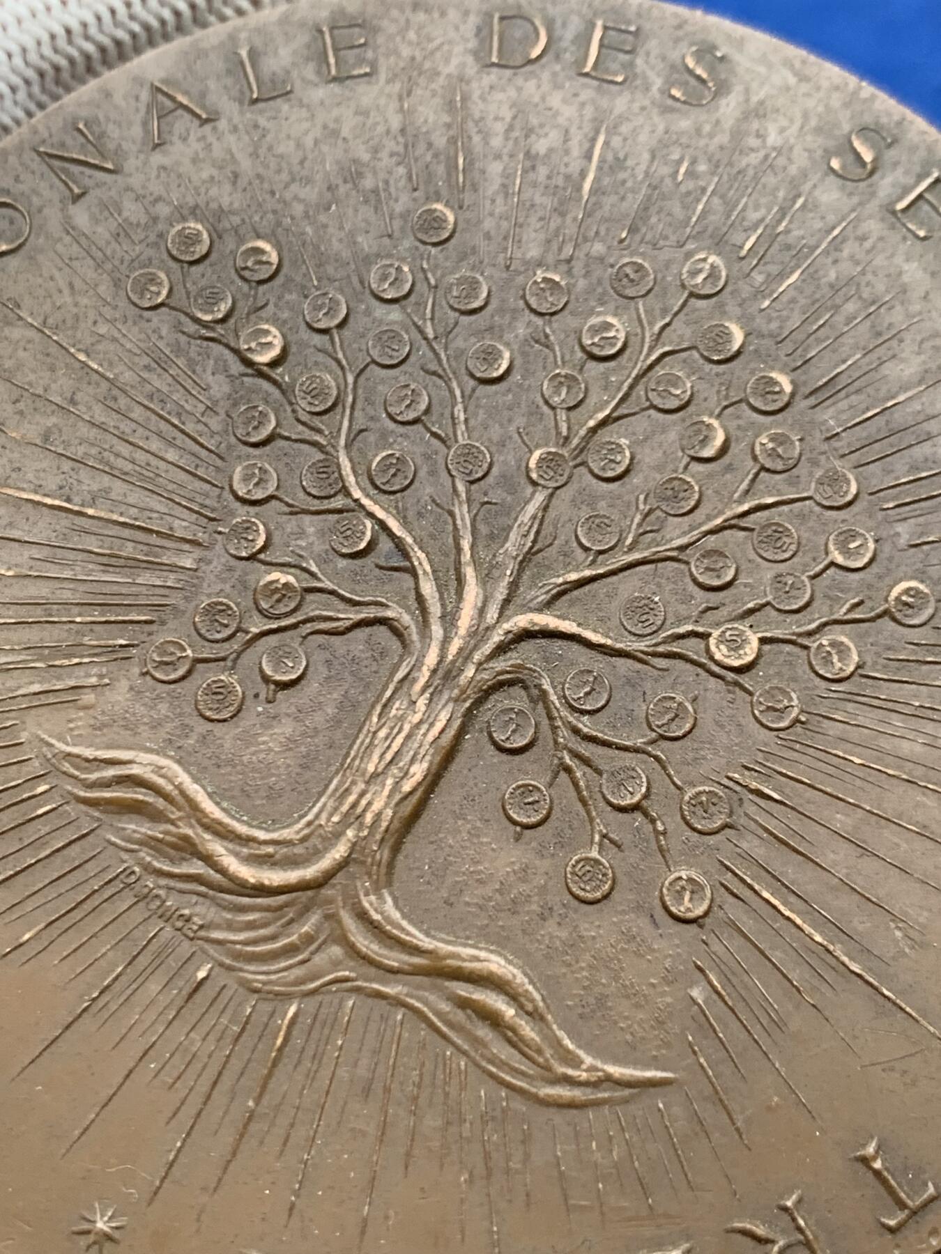 《竞宝斋》第274场- 周日，周一，周二  3场连拍 （全场包邮） 法国公共财政部铜章 228.6克 74.1mm