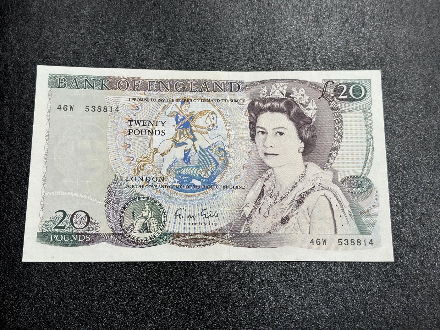 《外钞收藏家》第三百七十三期 英国D序列20镑 全新 边上轻微荧光反应 