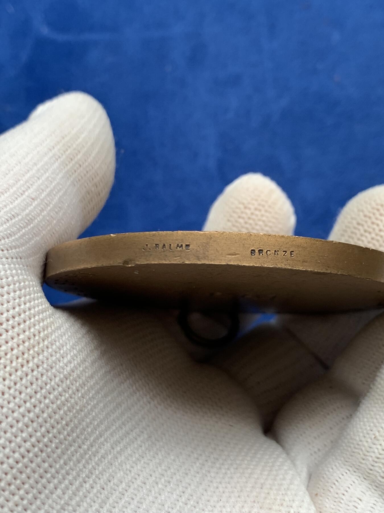 《竞宝斋》第274场- 周日，周一，周二  3场连拍 （全场包邮） 法国全国医生运动联盟铜章 133.9克 62.8mm 