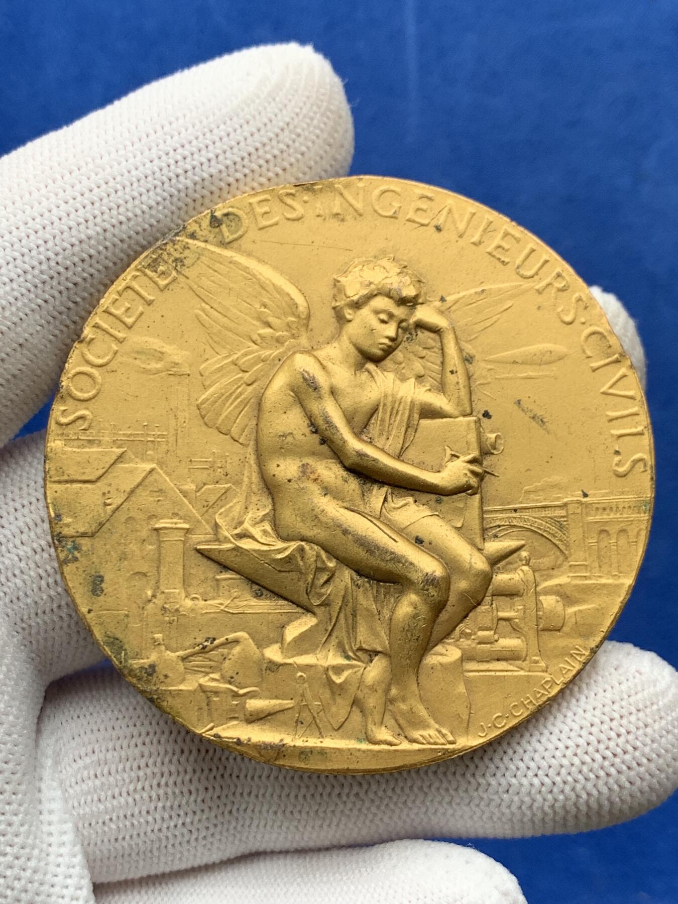 《竞宝斋》第274场- 周日，周一，周二  3场连拍 （全场包邮） 法国土木工程师学会铜章 96.1克 57.7mm