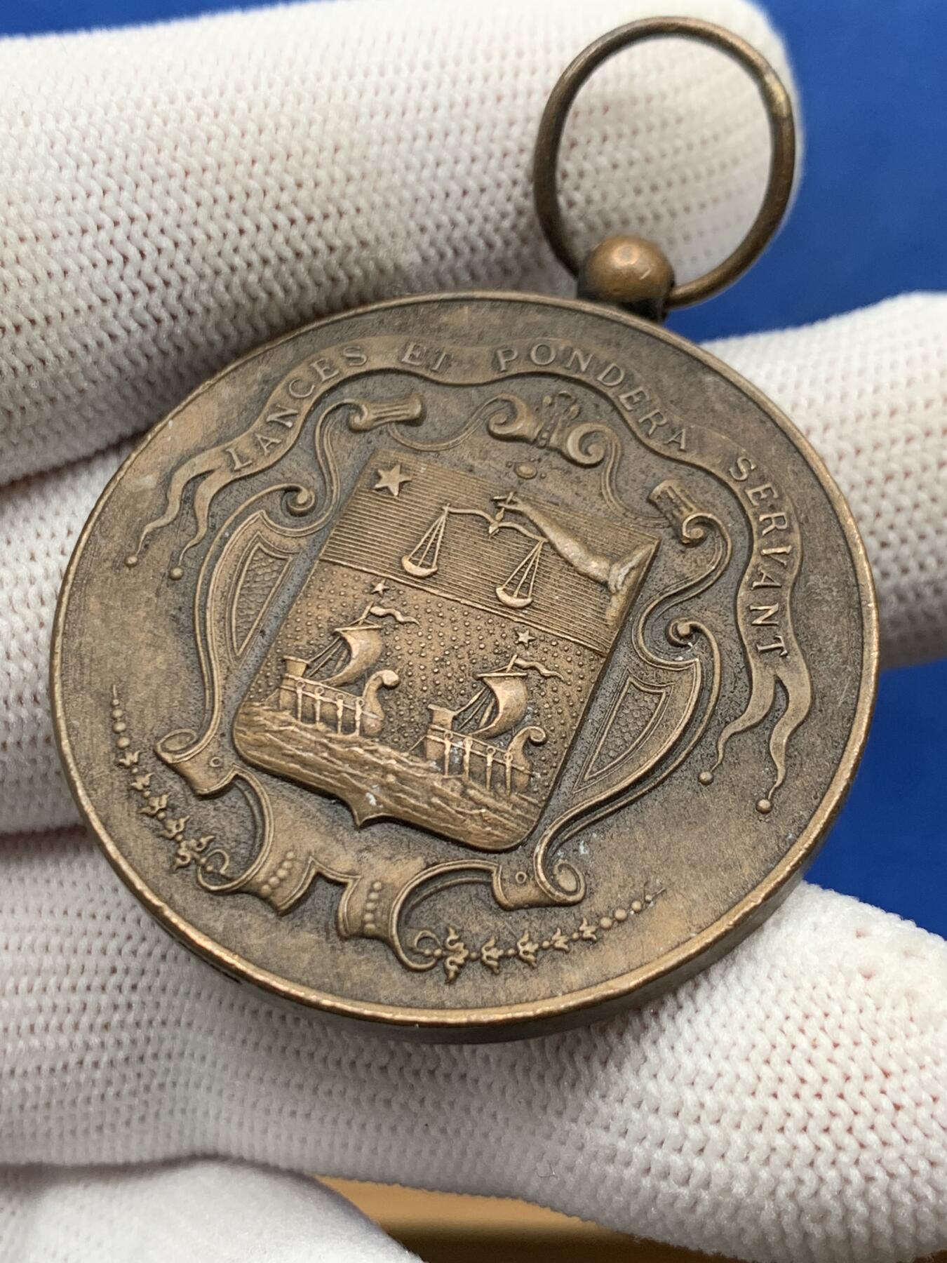 《竞宝斋》第274场- 周日，周一，周二  3场连拍 （全场包邮） 法国杂货工会铜章 34.6克 40.6mm