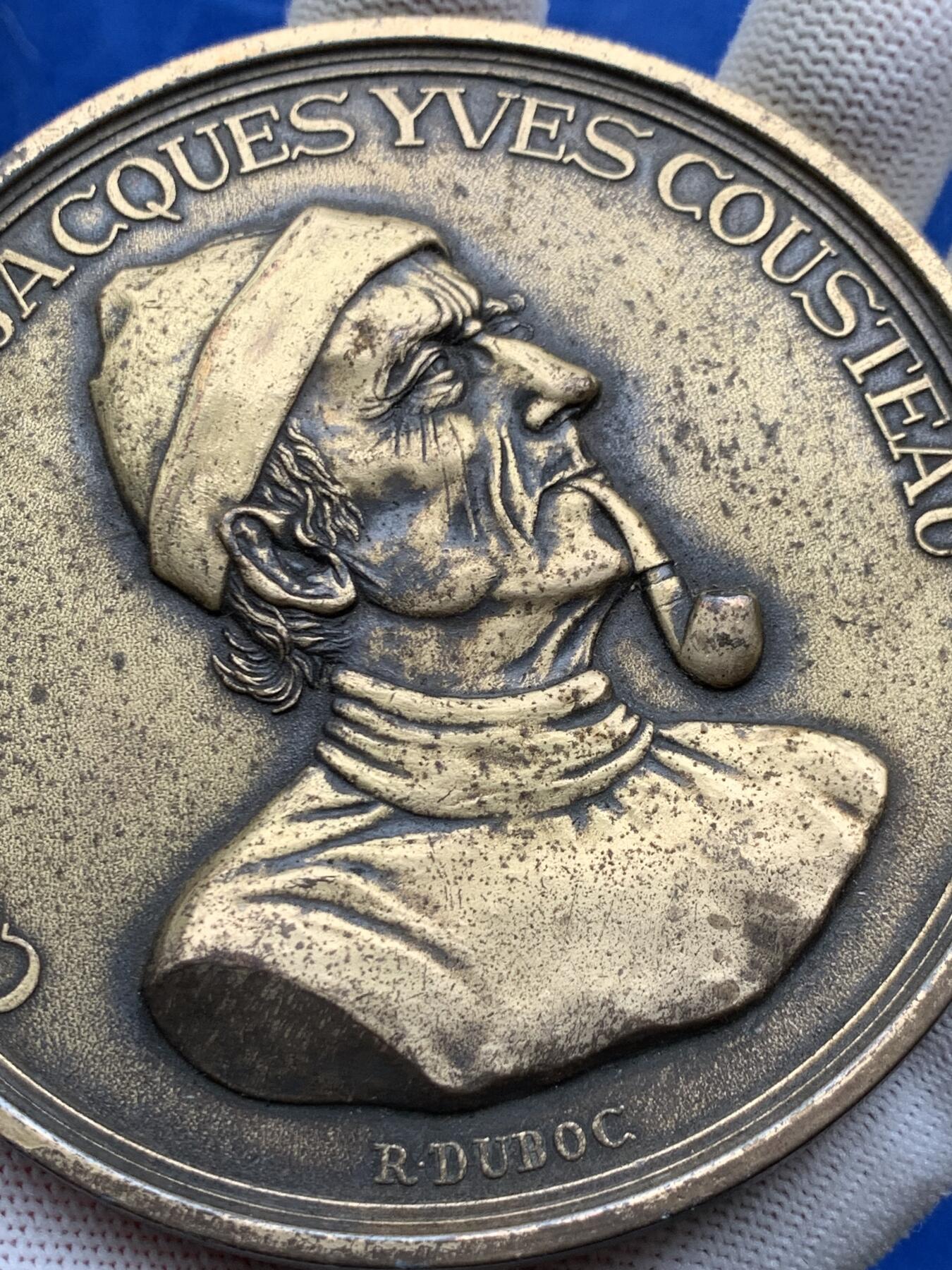 《竞宝斋》第274场- 周日，周一，周二  3场连拍 （全场包邮） 法国海军雅克·库斯托纪念铜章 218.3克 89.3mm