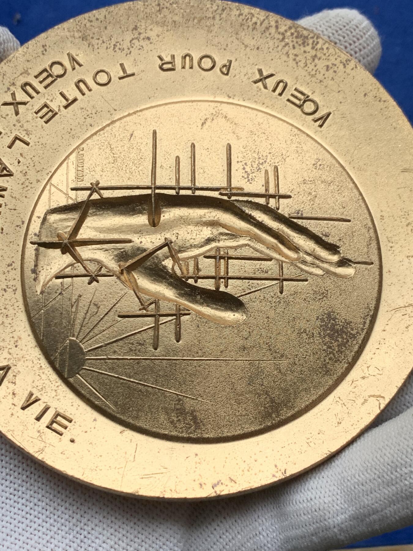 《竞宝斋》第274场- 周日，周一，周二  3场连拍 （全场包邮） 法国新年祝愿铜章 483克 97.3mm