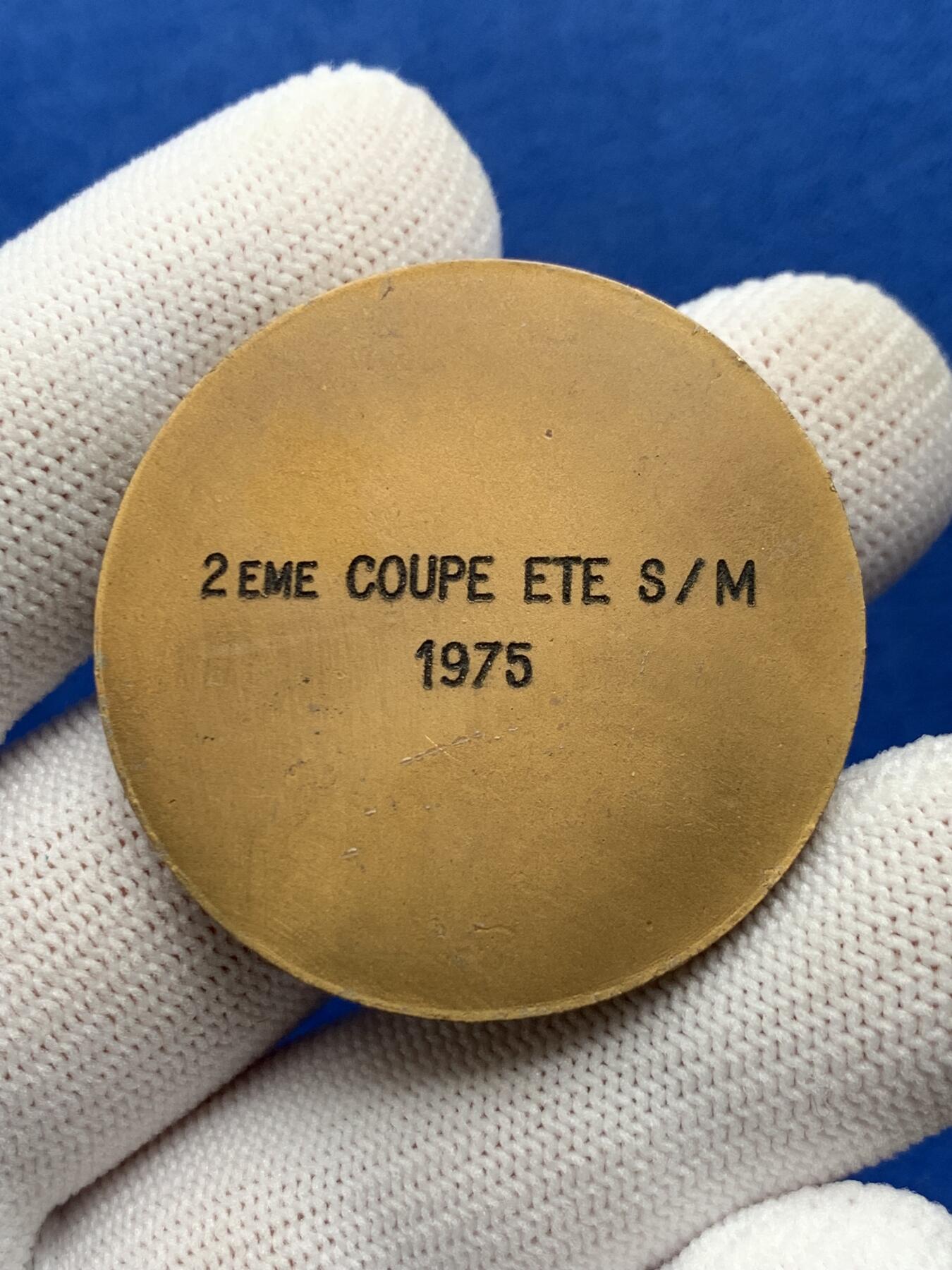 《竞宝斋》第274场- 周日，周一，周二  3场连拍 （全场包邮） 1975年游泳铜章 41.9克 40.1mm