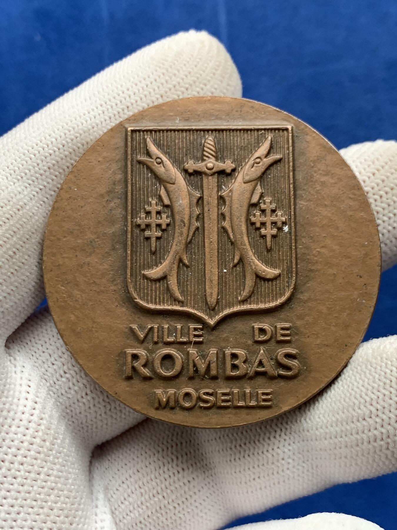 《竞宝斋》第274场- 周日，周一，周二  3场连拍 （全场包邮） 法国隆巴斯市政厅落成典礼纪念铜章 69.4克 50.3mm