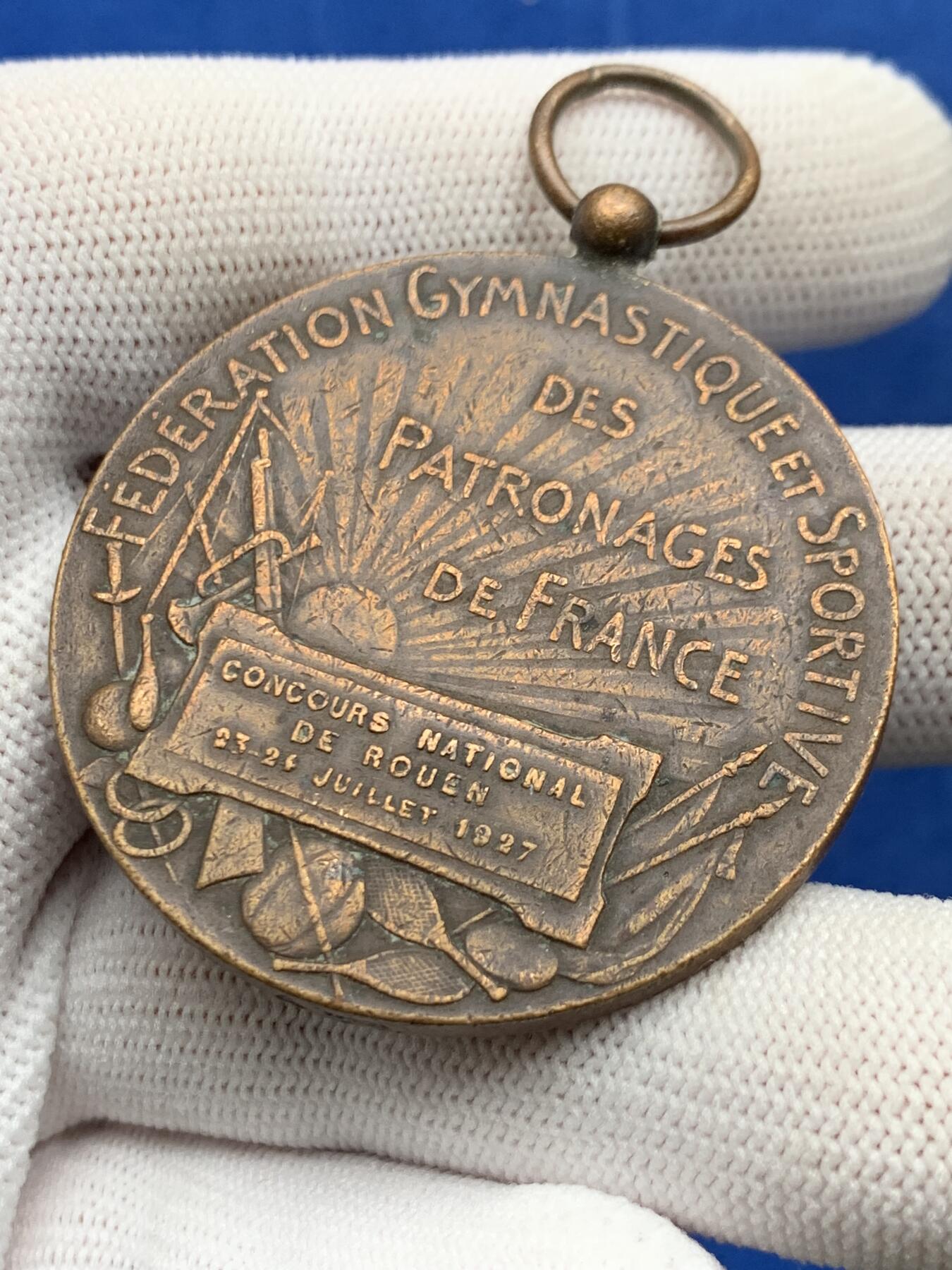 《竞宝斋》第274场- 周日，周一，周二  3场连拍 （全场包邮） 法国体操和体育联合会 40.6克 45.7mm