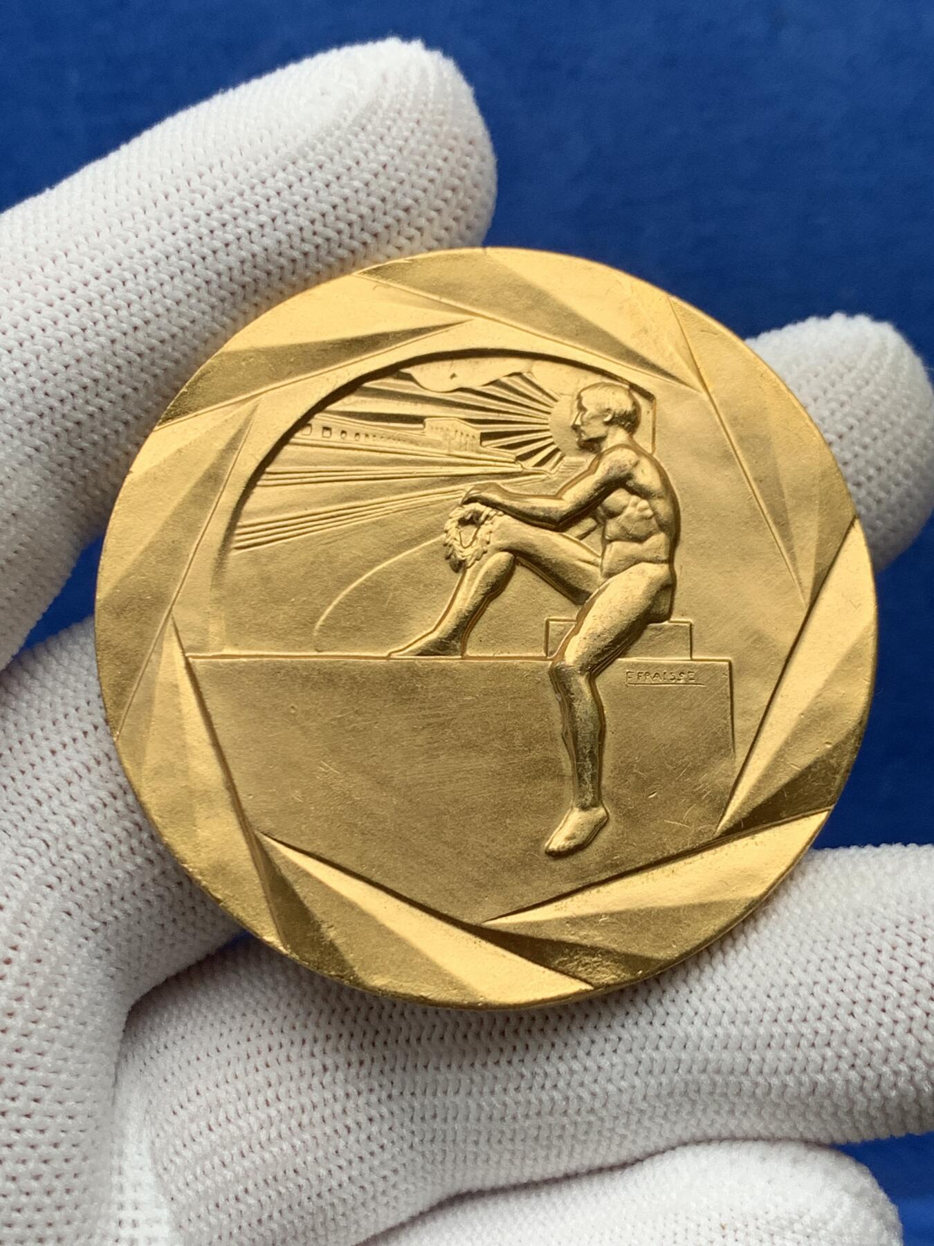 《竞宝斋》第274场- 周日，周一，周二  3场连拍 （全场包邮） 法国镀金银章 60克 49.8mm