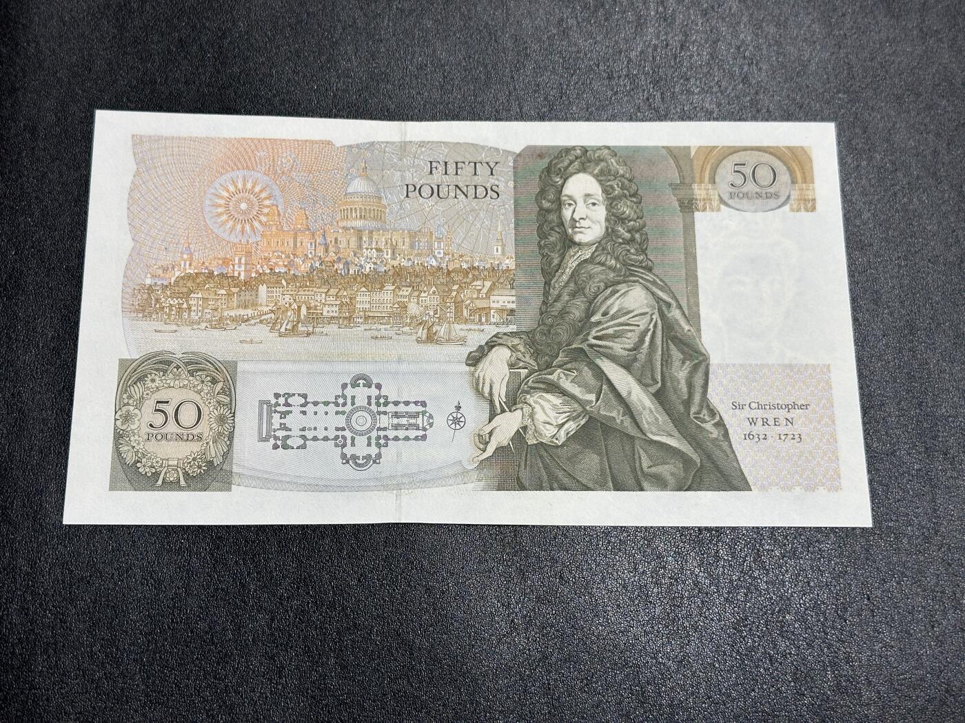 《外钞收藏家》第三百七十三期 英国D序列50镑 全新UNC 