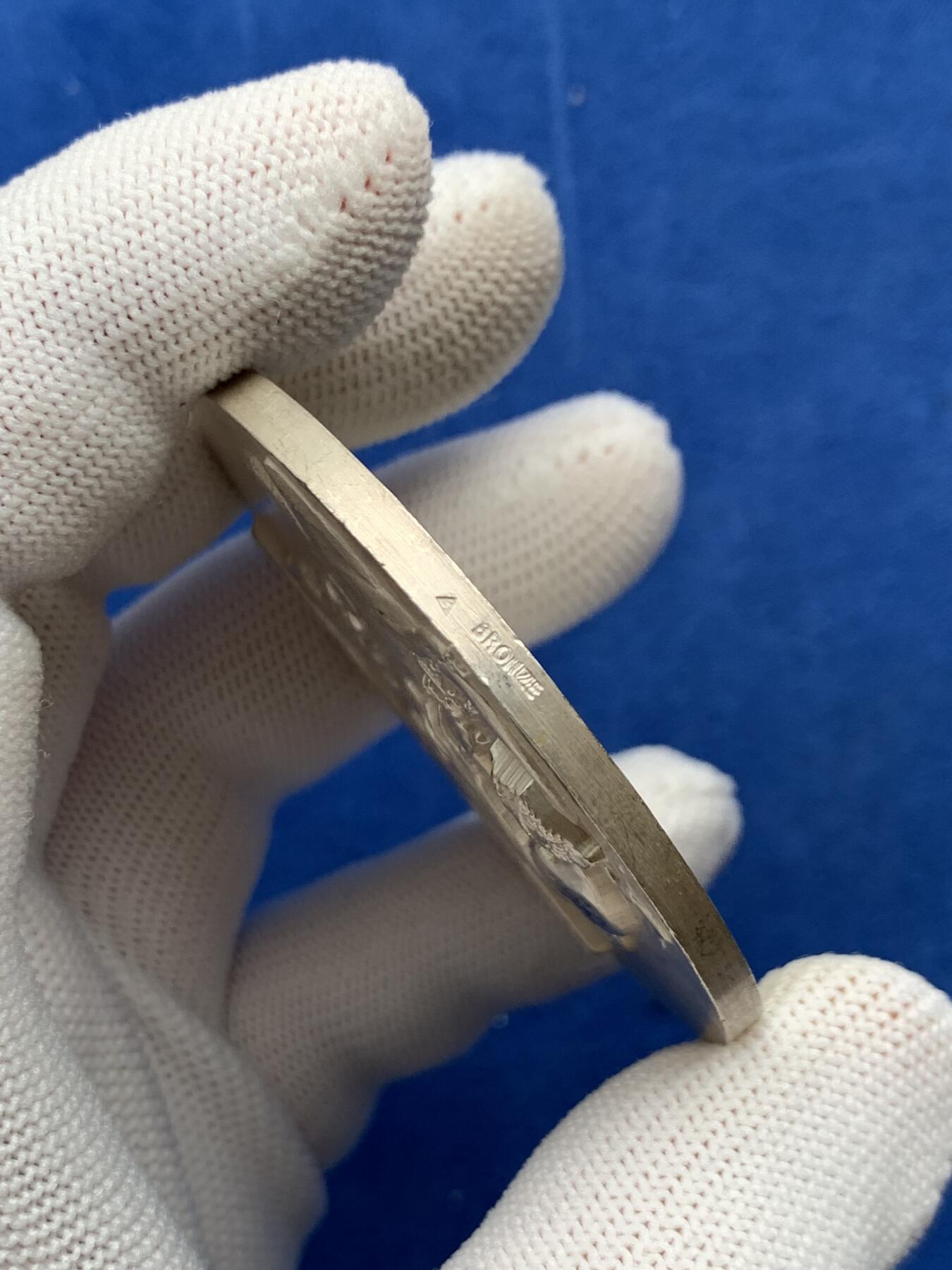 《竞宝斋》第274场- 周日，周一，周二  3场连拍 （全场包邮） 法国电力和法国天然气镀银铜章 71.8克 55mm