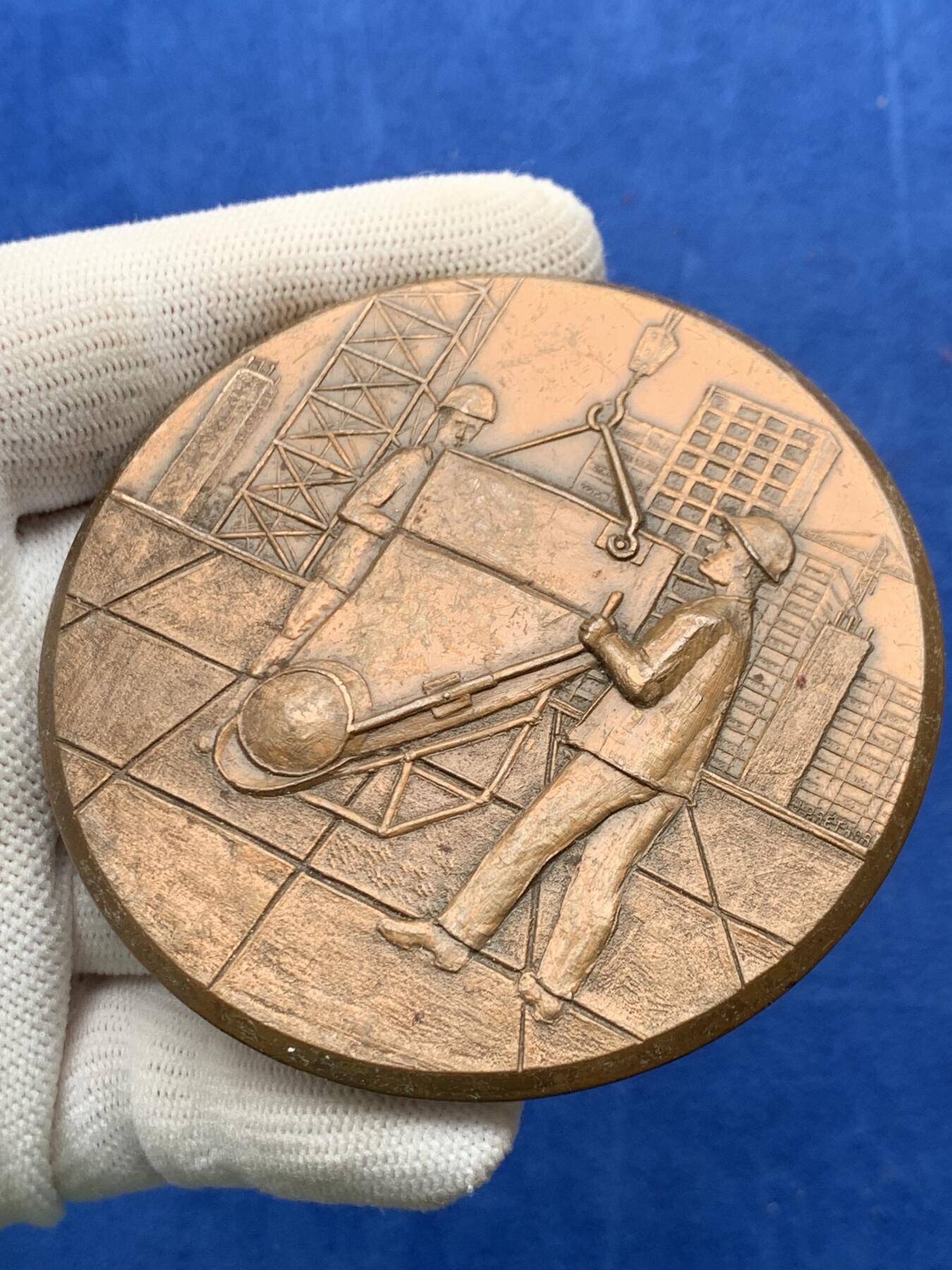 《竞宝斋》第274场- 周日，周一，周二  3场连拍 （全场包邮） 阿尔及利亚埃奇-切利夫市铜章 188.4克 75mm