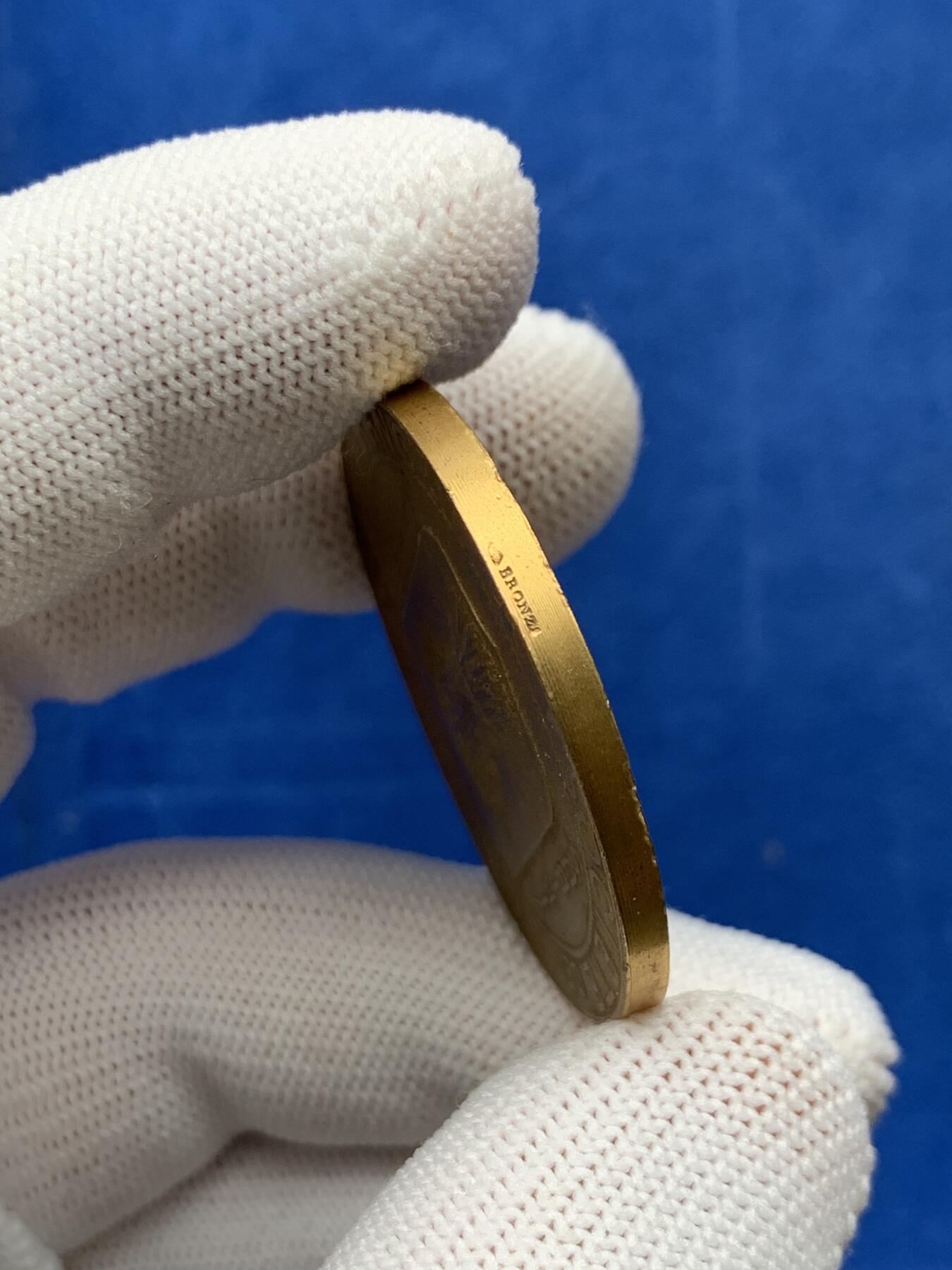 《竞宝斋》第274场- 周日，周一，周二  3场连拍 （全场包邮） 法国农业协会 26克 38.5mm