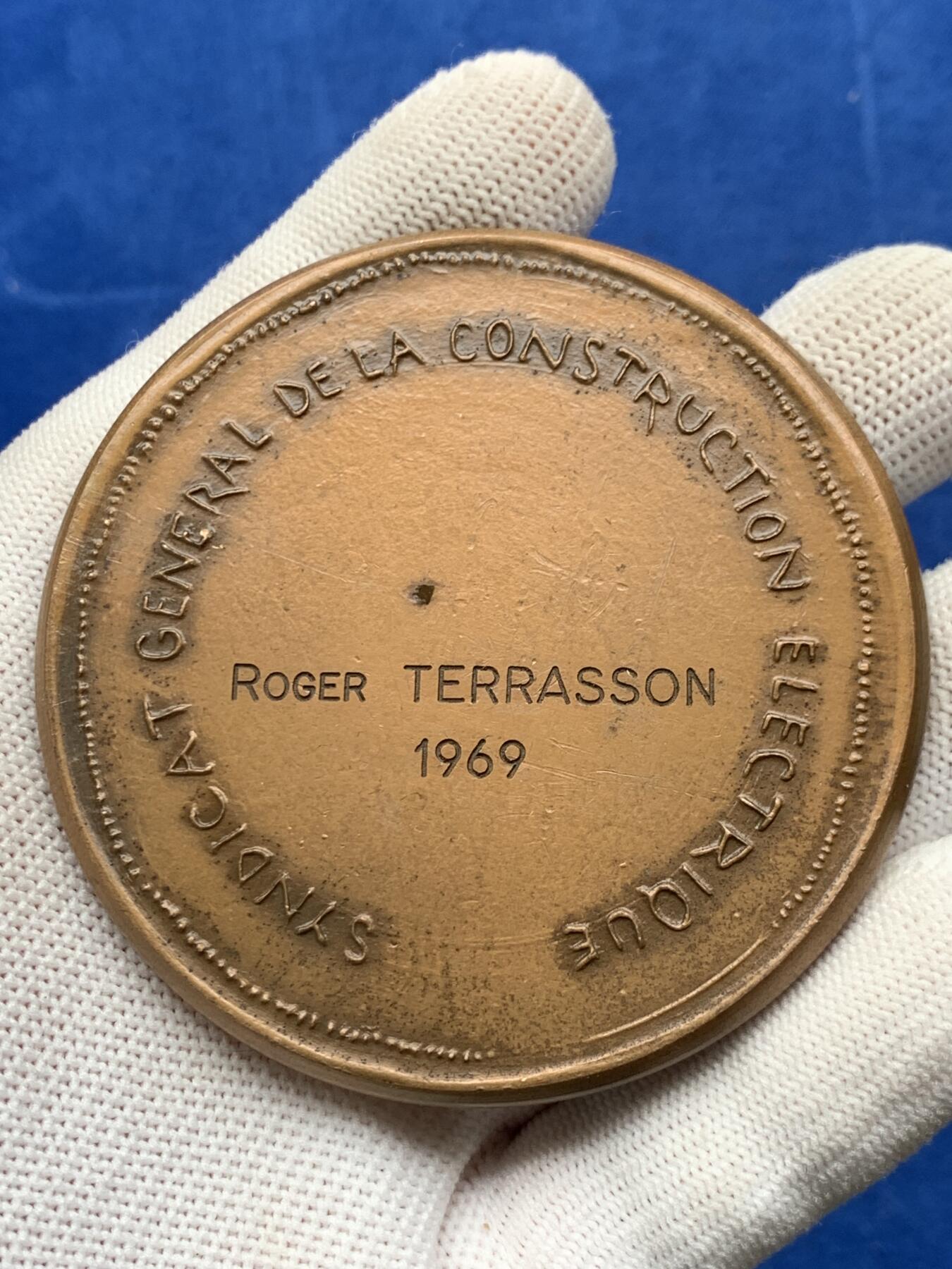 《竞宝斋》第274场- 周日，周一，周二  3场连拍 （全场包邮） 法国通用电气建设联盟铜章 170.9克 68.4mm