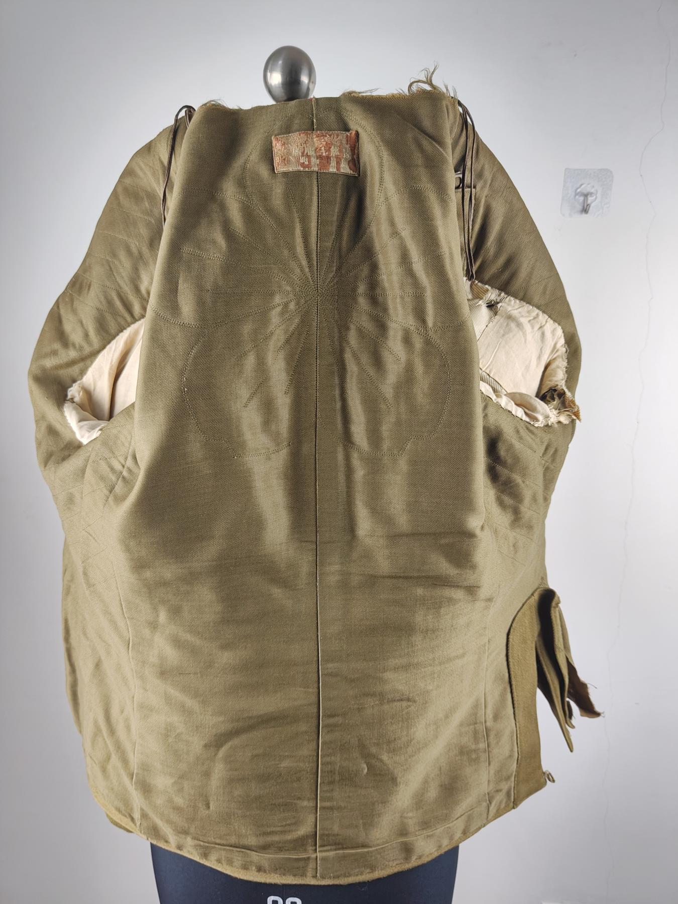 全场0元起拍 第161期 咸鱼国勋章拍卖专场 6月2日（周日）下午6：00开始 原品 98通礼 上衣 （肩章作为参考不算在内）胸围100 肩宽42 衣长64 袖长55领围38