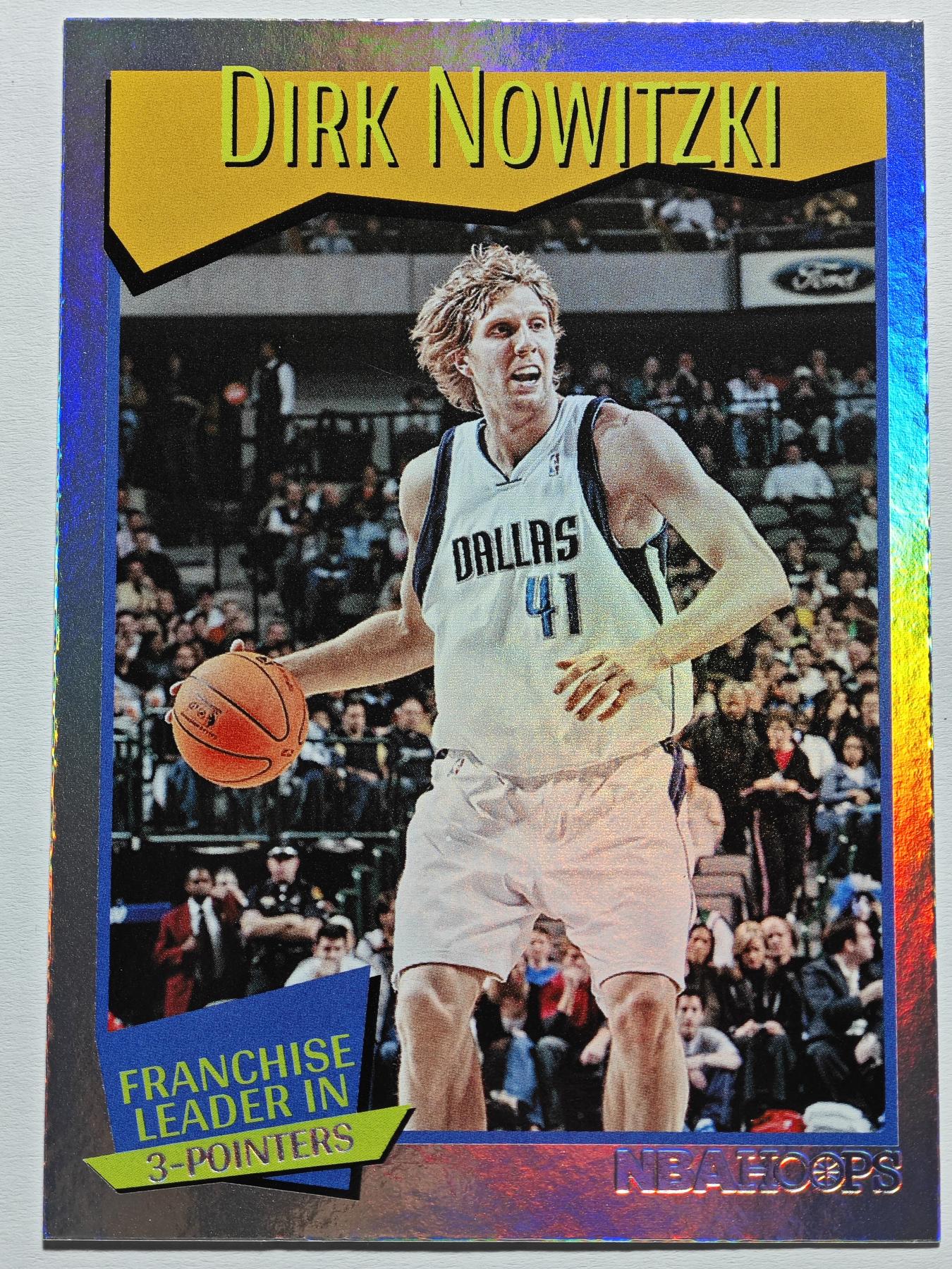 【德藏】 卡牌拍卖第13期【无每件最低收费❗️】  NBA 2021-22年 PANINI HOPPS 独行侠 德克·诺维茨基 折射 特卡 (本卡包装为全新：卡膜、卡夹、卡夹膜)
