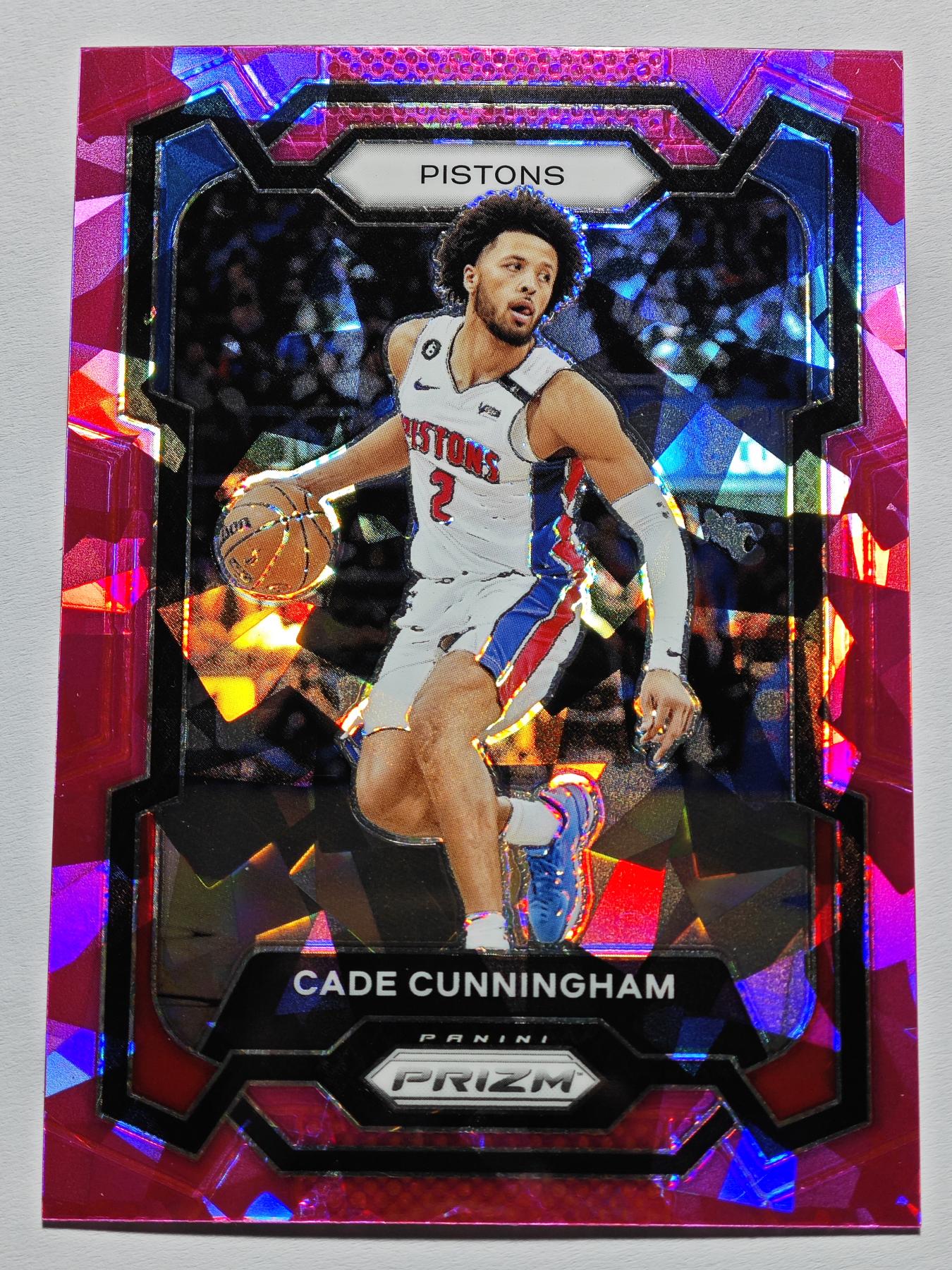 【德藏】 卡牌拍卖第13期【无每件最低收费❗️】 NBA 2023-24 PANINI PRIZM 活塞 凯德·坎宁安 粉碎冰折 (本卡包装为全新：卡膜、卡夹、卡夹膜)