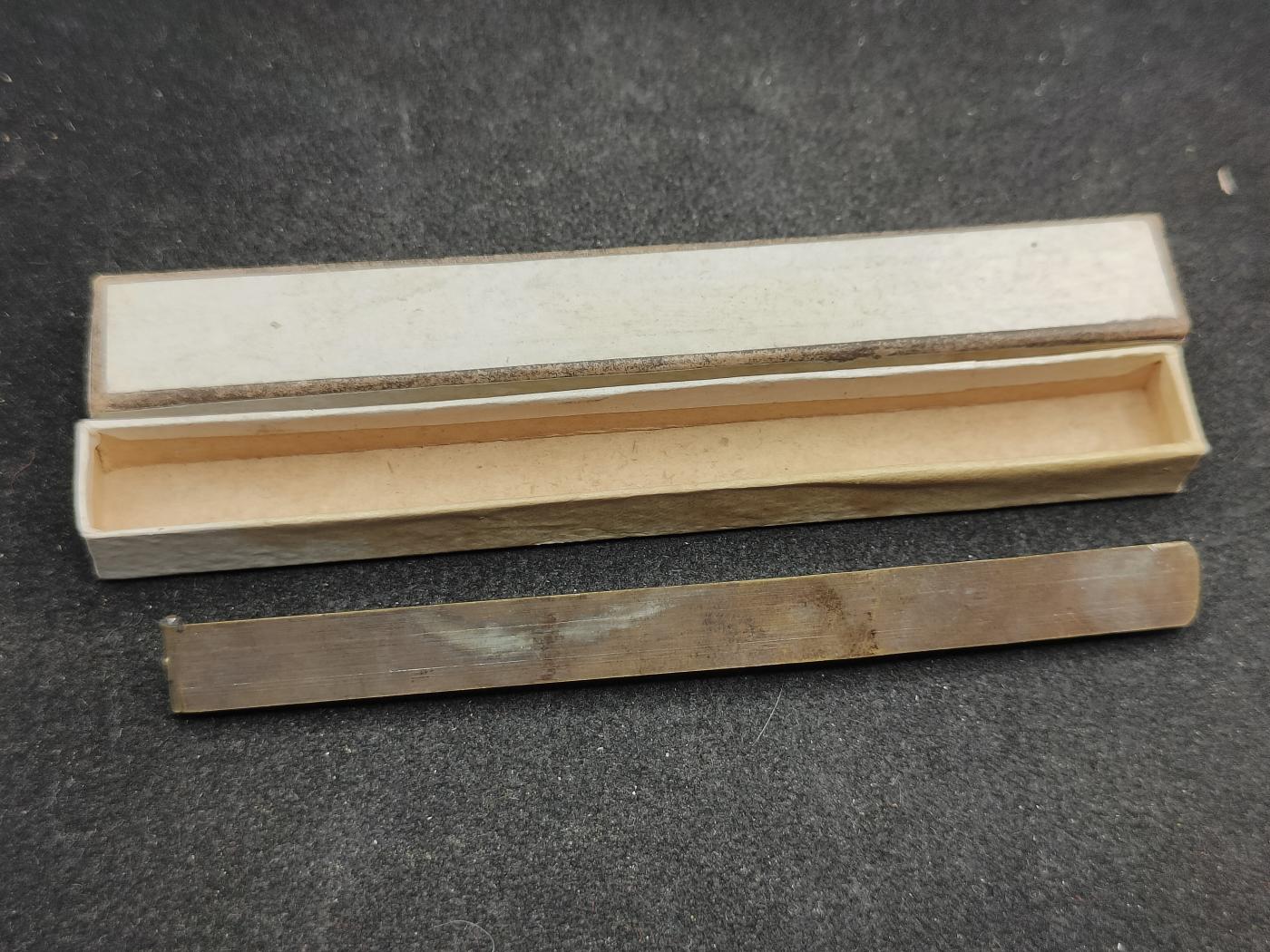 全场0元起拍 第161期 咸鱼国勋章拍卖专场 6月2日（周日）下午6：00开始 日本早期 三连略架子 带盒