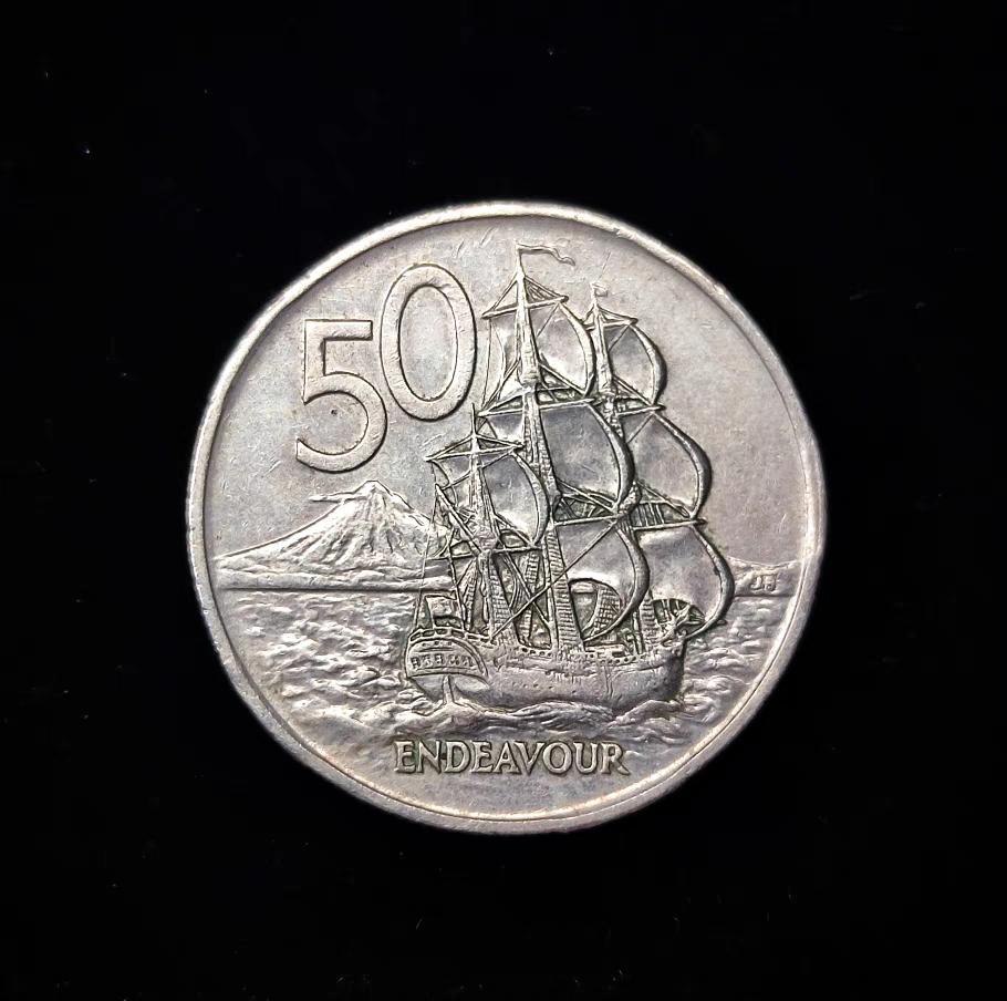 240529 新西兰50分铜镍硬币31.75mm年份随机发货