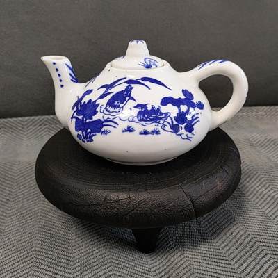 海内外，古董珍玩杂项专场 - 景德镇50年代青花茶壶