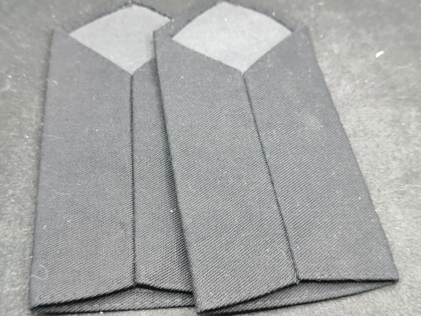 全场0元起拍 第161期 咸鱼国勋章拍卖专场 6月2日（周日）下午6：00开始 英国狱警肩章一对