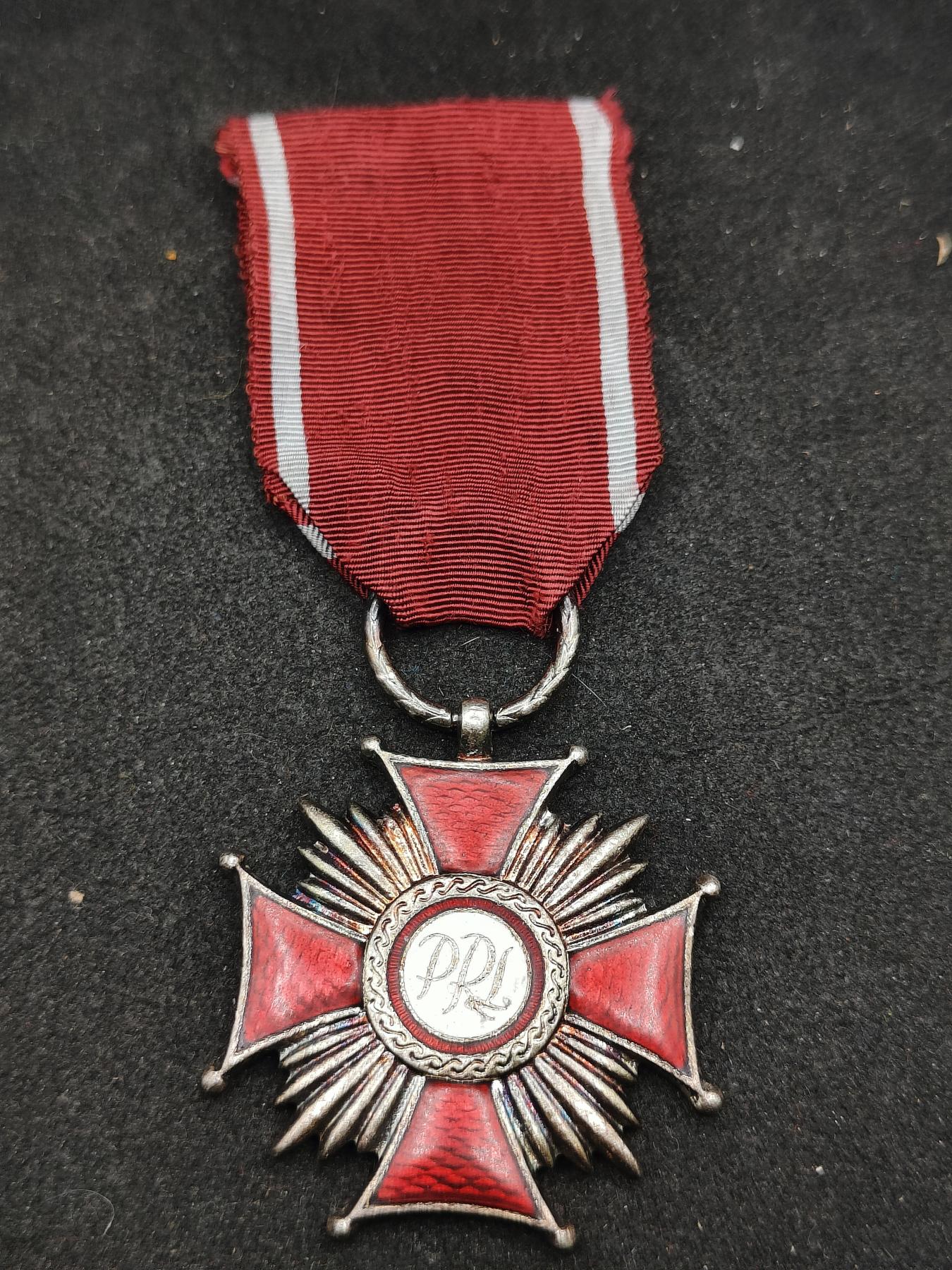 全场0元起拍 第161期 咸鱼国勋章拍卖专场 6月2日（周日）下午6：00开始 波兰人共版 铜级功绩十字勋章