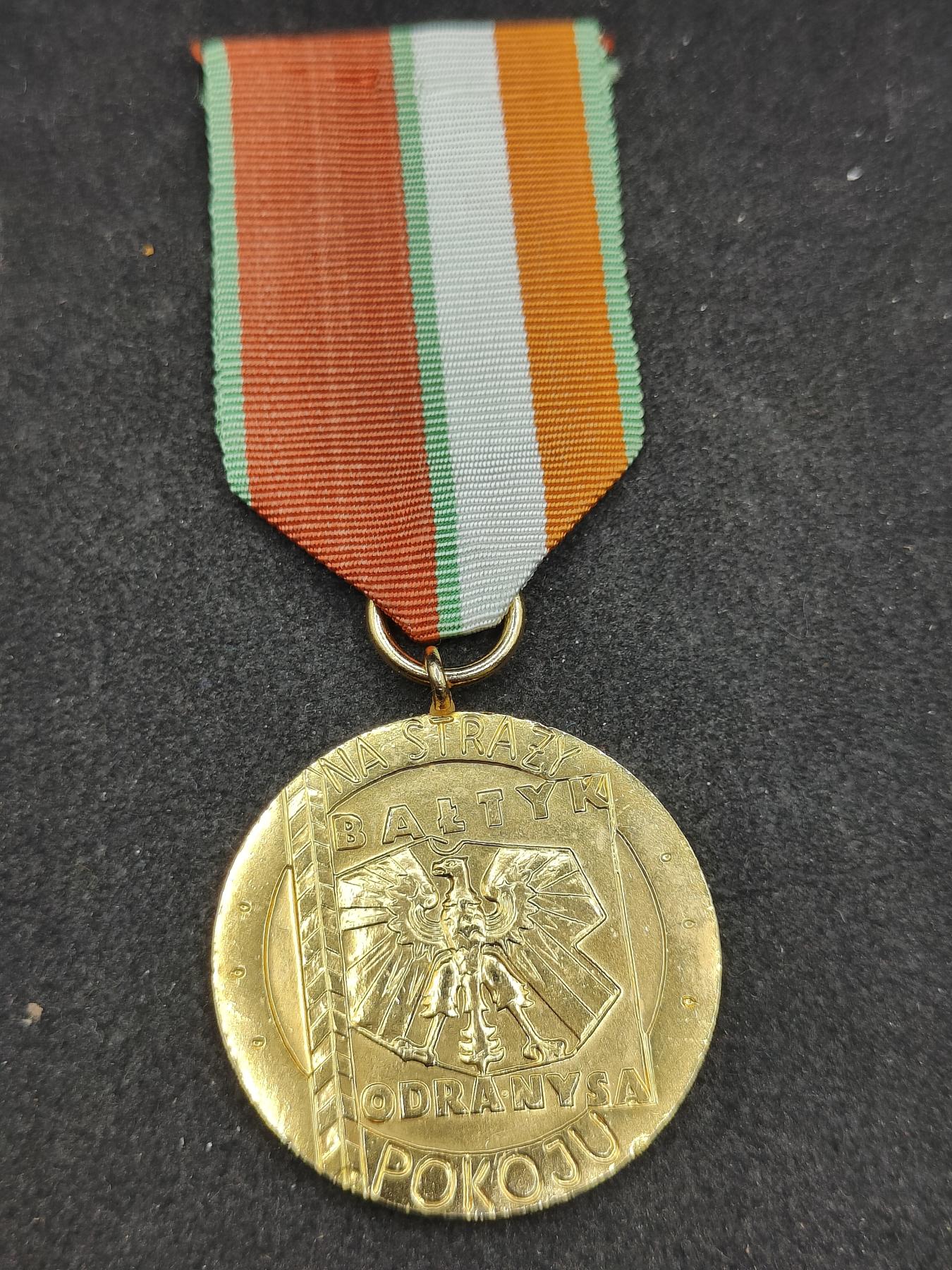 全场0元起拍 第161期 咸鱼国勋章拍卖专场 6月2日（周日）下午6：00开始 波兰人共 守卫和平奖章