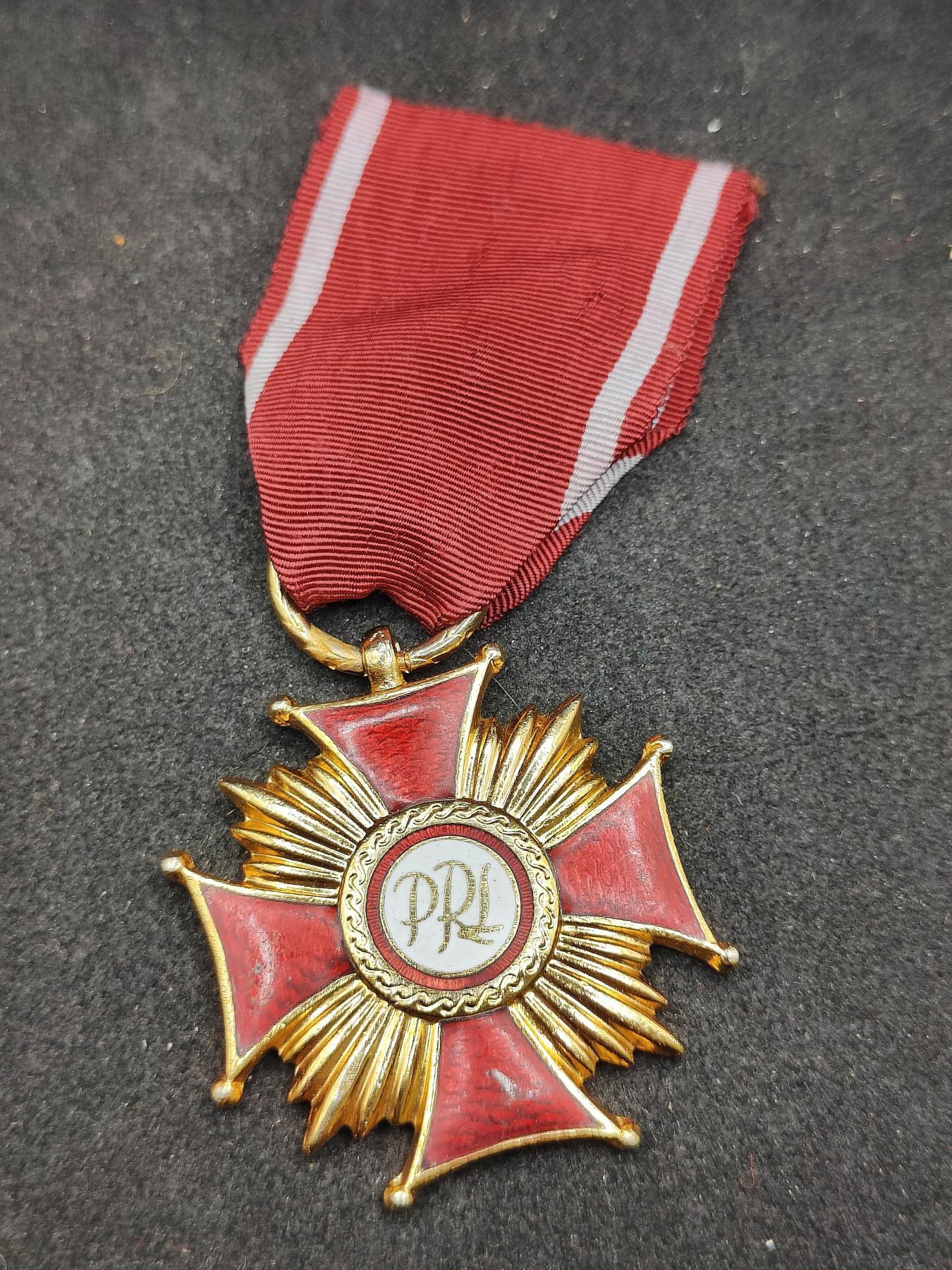 全场0元起拍 第161期 咸鱼国勋章拍卖专场 6月2日（周日）下午6：00开始 波兰人共版 金级功绩十字勋章