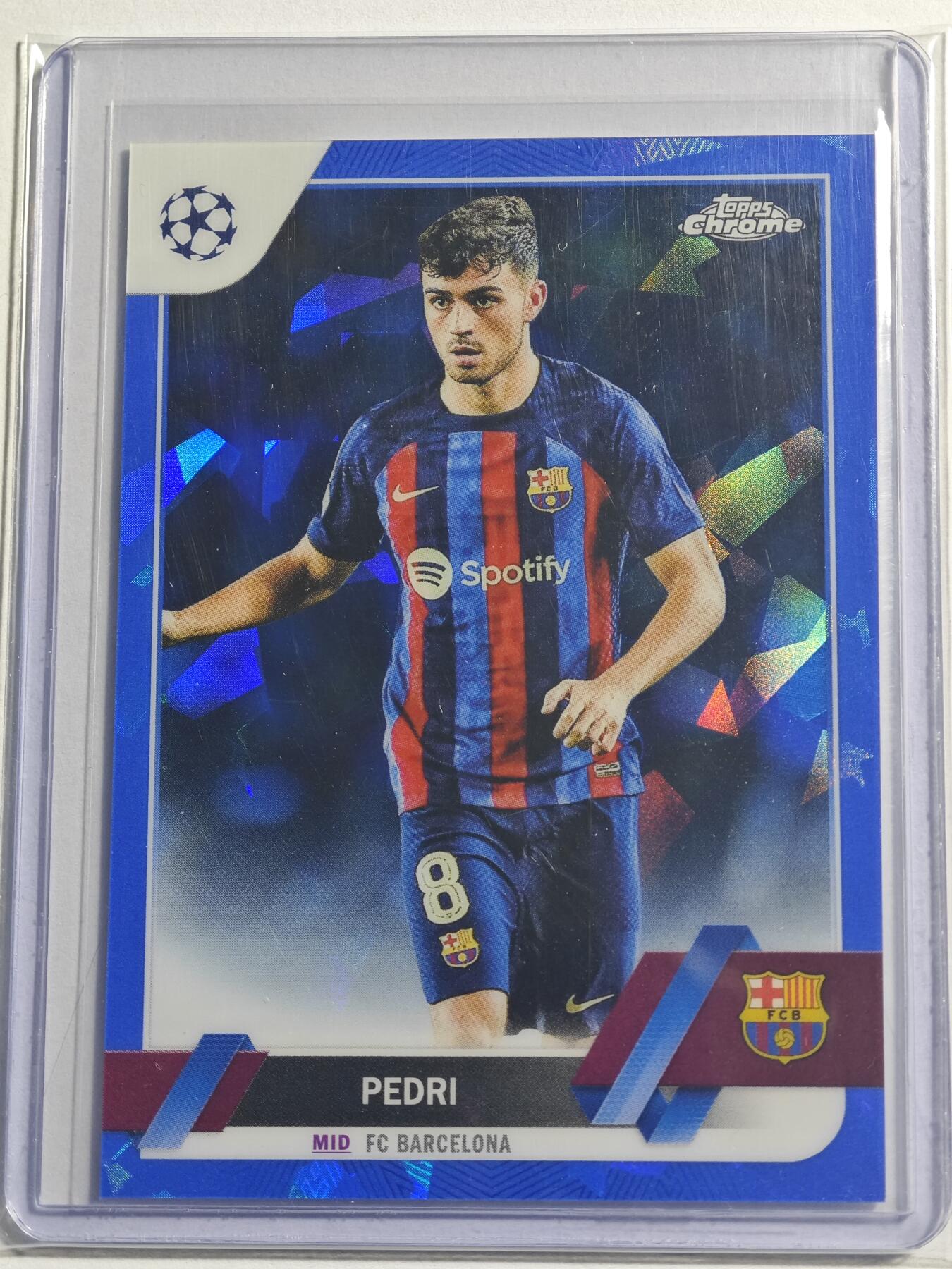 【德藏】 卡牌拍卖第13期【无每件最低收费❗️】 欧冠 2023年 Topps Chrome 巴萨 佩德罗·冈萨雷斯·洛佩斯 蓝碎冰折 (本卡包装为全新：卡膜、卡夹、卡夹膜)